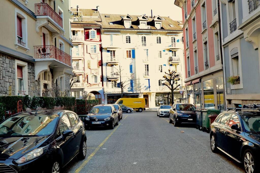 Comfortable, very well located between train station and lake! view 4