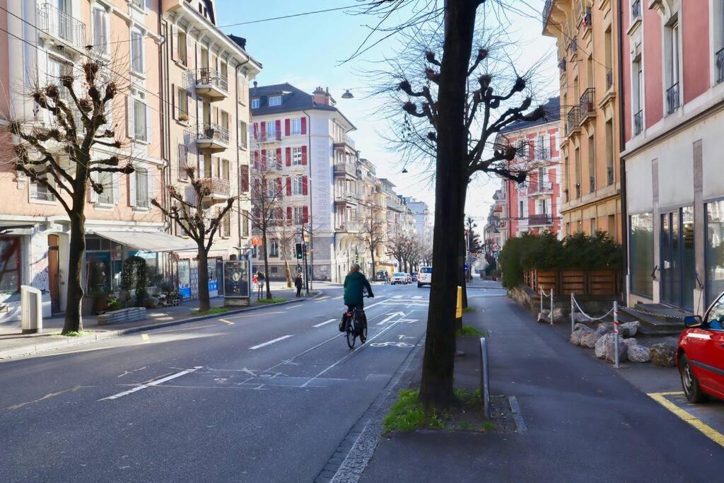 Comfortable, very well located between train station and lake! view 5