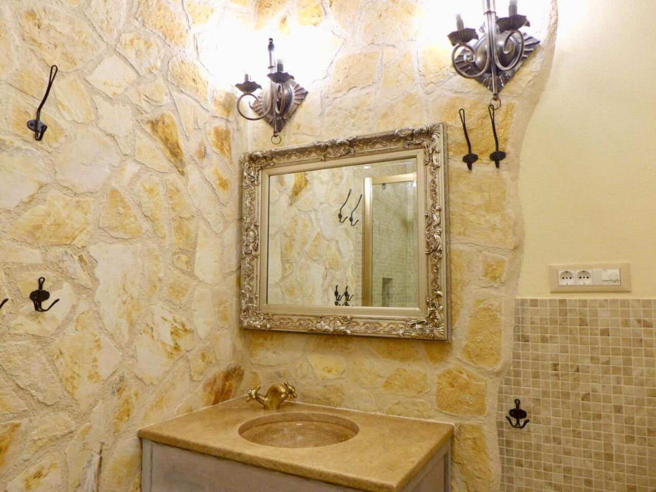 Photo 29