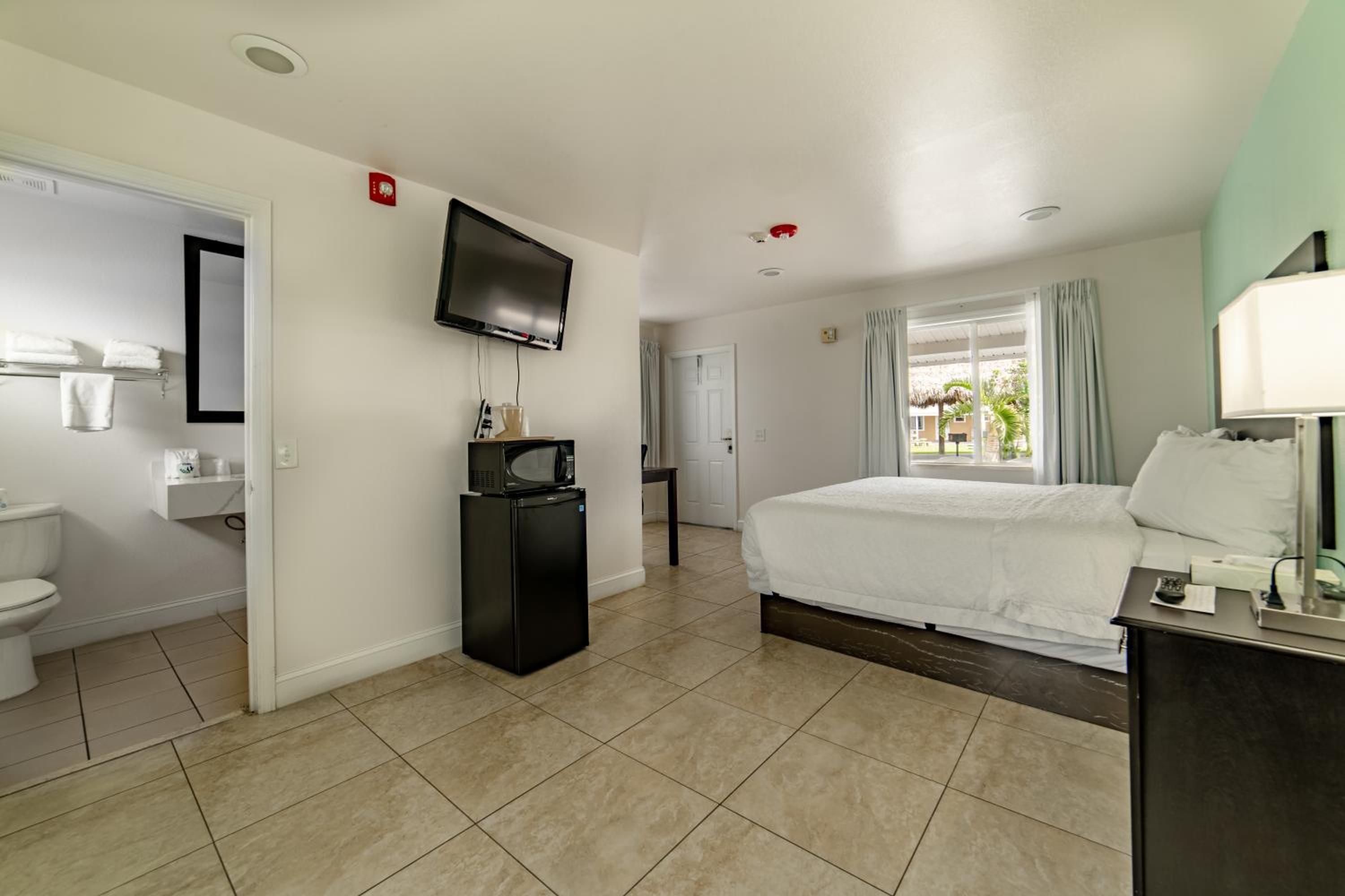 Everglades City Motel - Everglades Adventures Inn