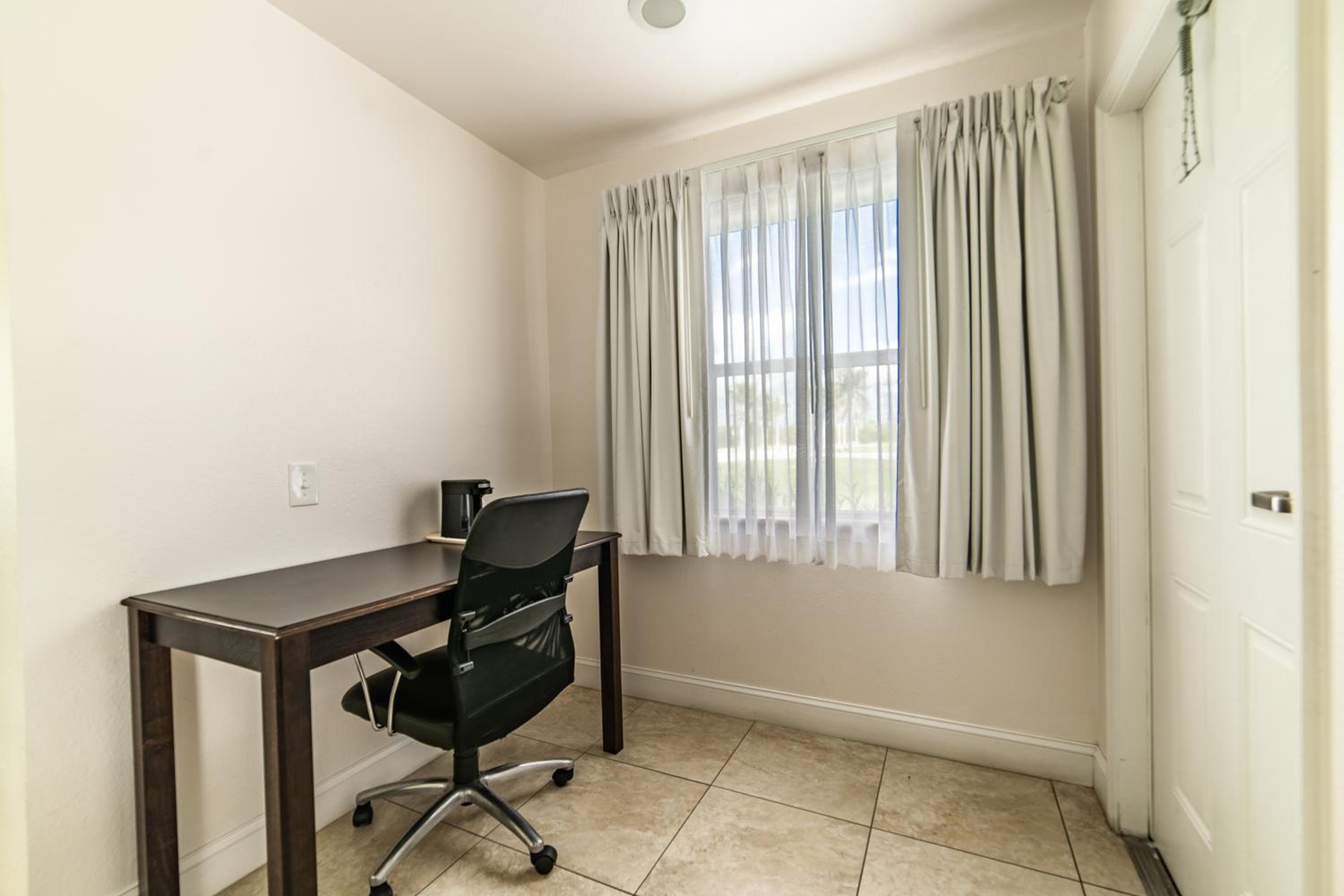 Everglades City Motel - Everglades Adventures Inn