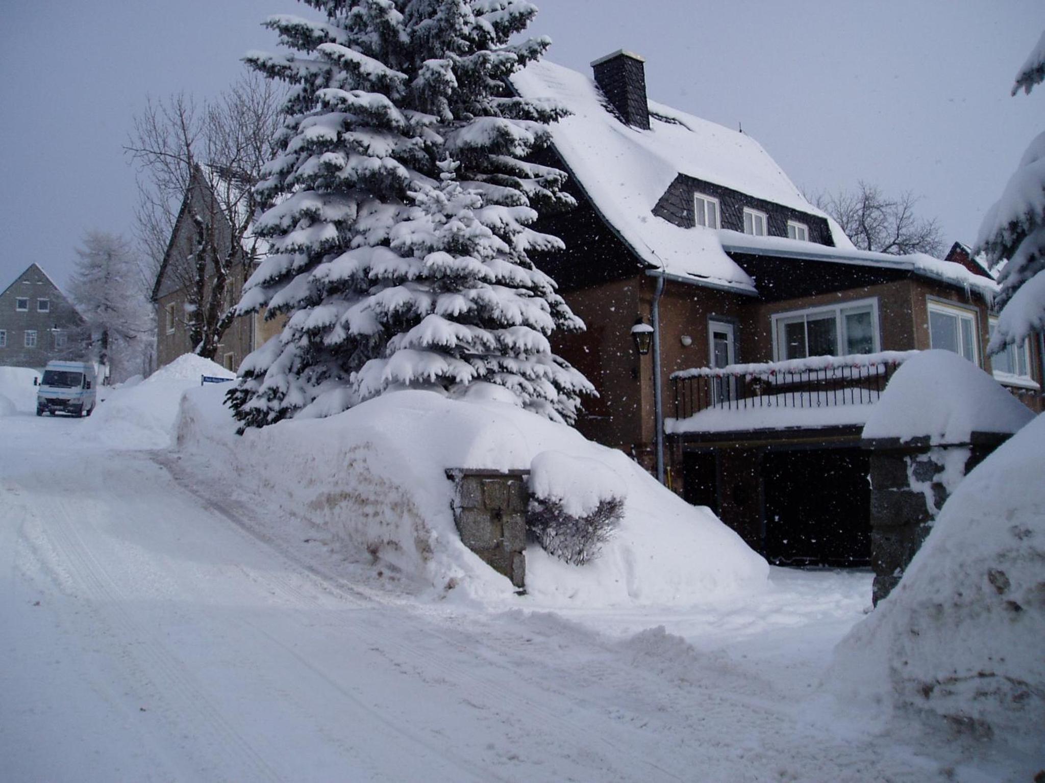 Landhaus Büttner Altenberg, zentral, familienfreundlich, Skihang & Erlebnisberg fußläufig