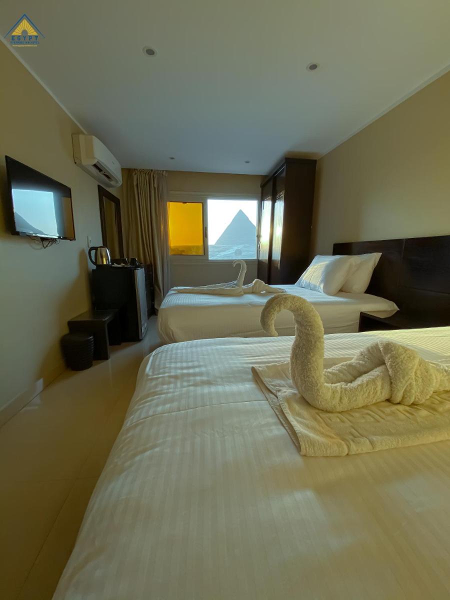 Egypt pyramids inn