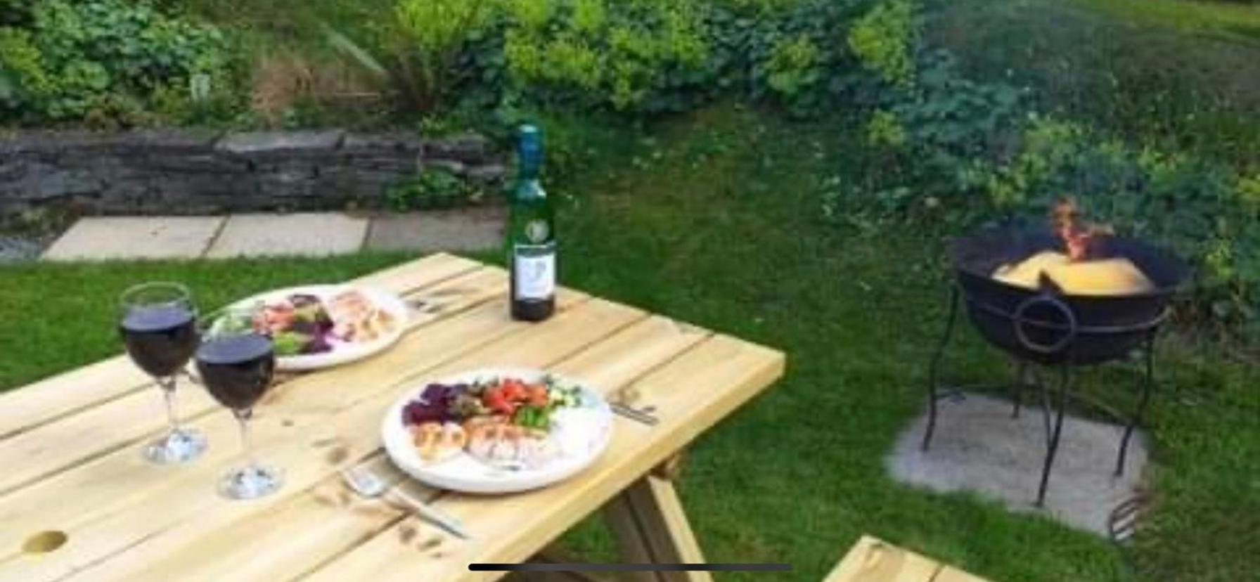 Hotel 8F Lakeside Lodge Caer Beris Builth Wells - Image 1