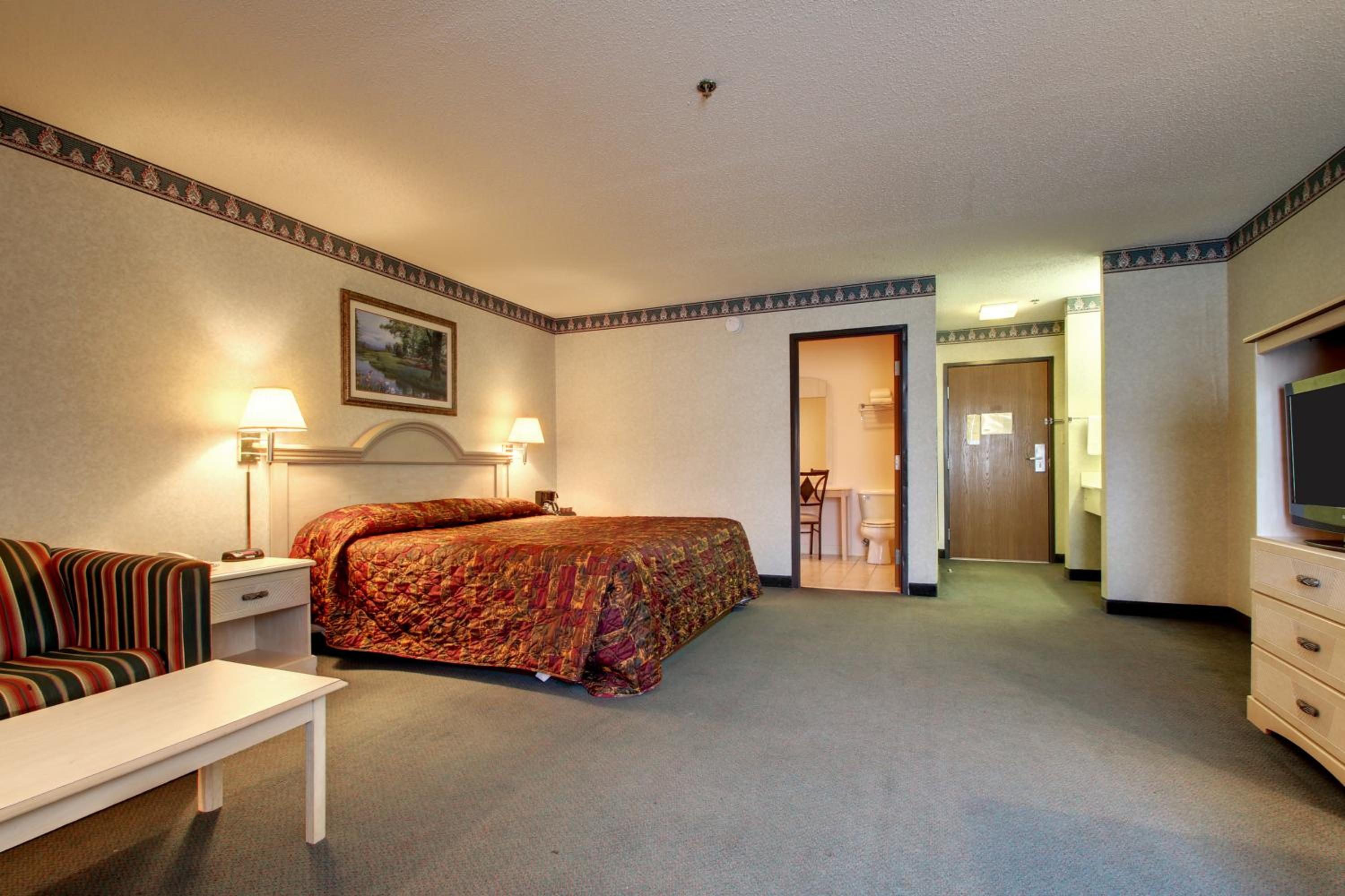 Key West Inn - Baxley - Property Image 33
