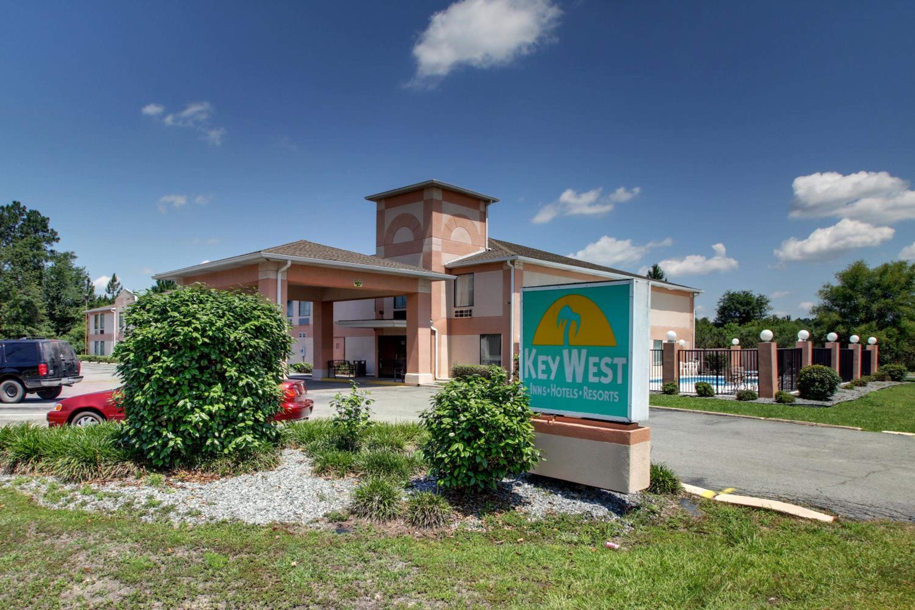 Key West Inn - Baxley - Property Image 30
