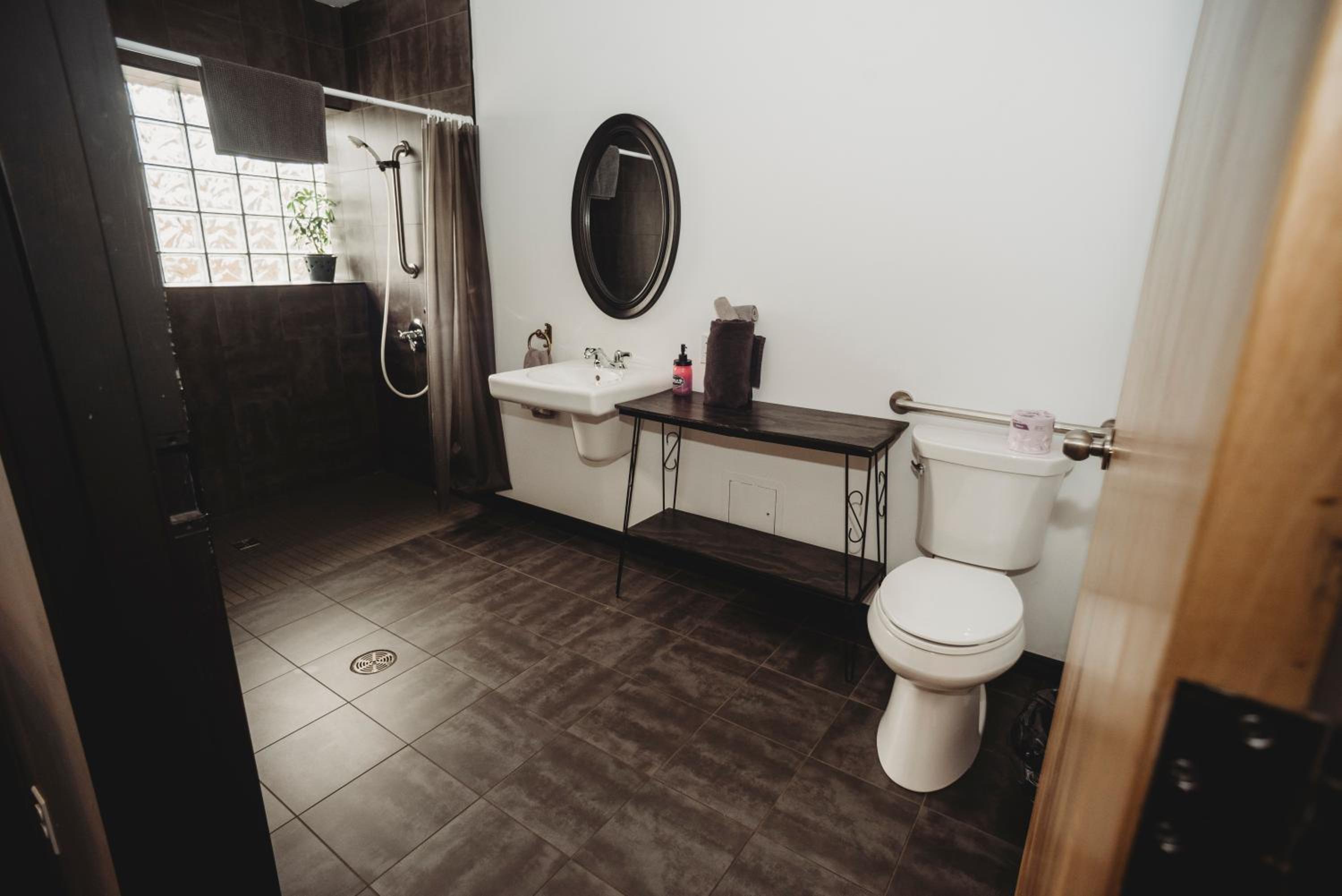 Thunder Bay Vacations - The Haven Hostel - Property Image 47