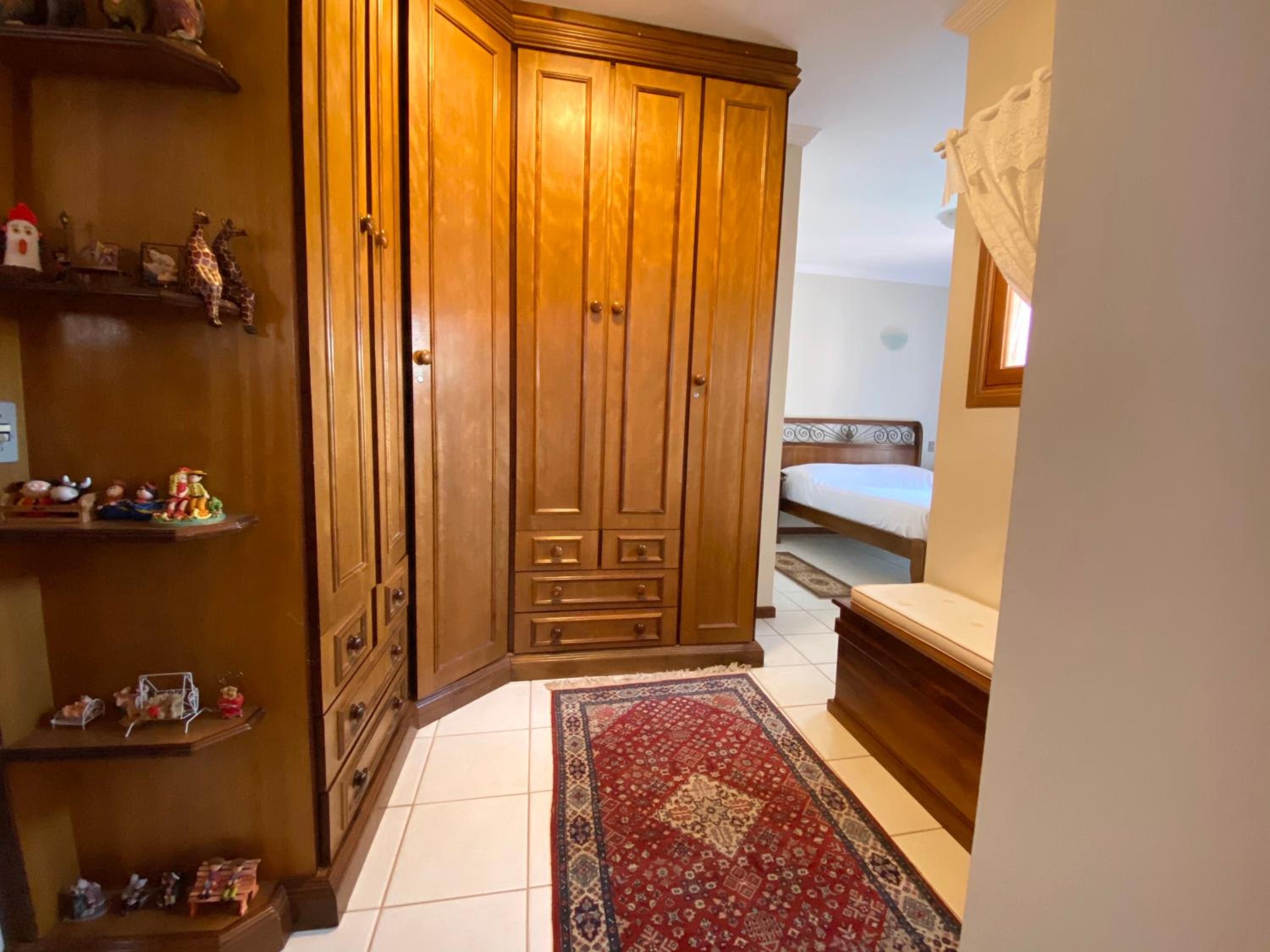 Casa alto padrão em condomínio fechado - São Roque