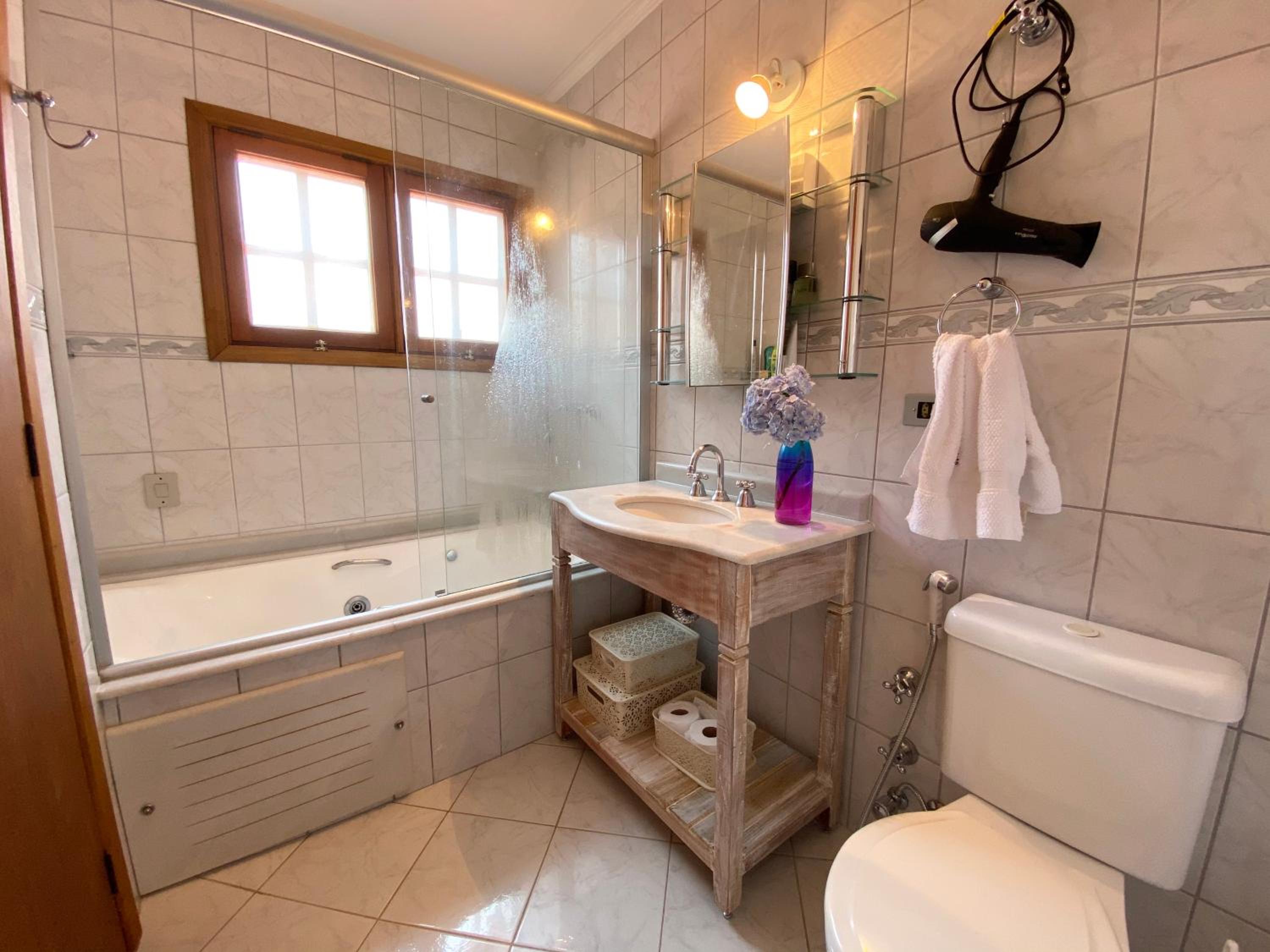 Casa alto padrão em condomínio fechado - São Roque