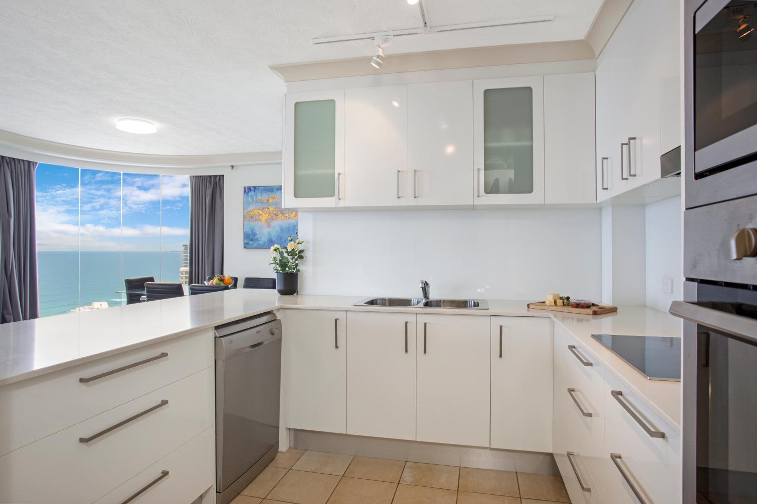 Aegean Apartments Surfers Paradise