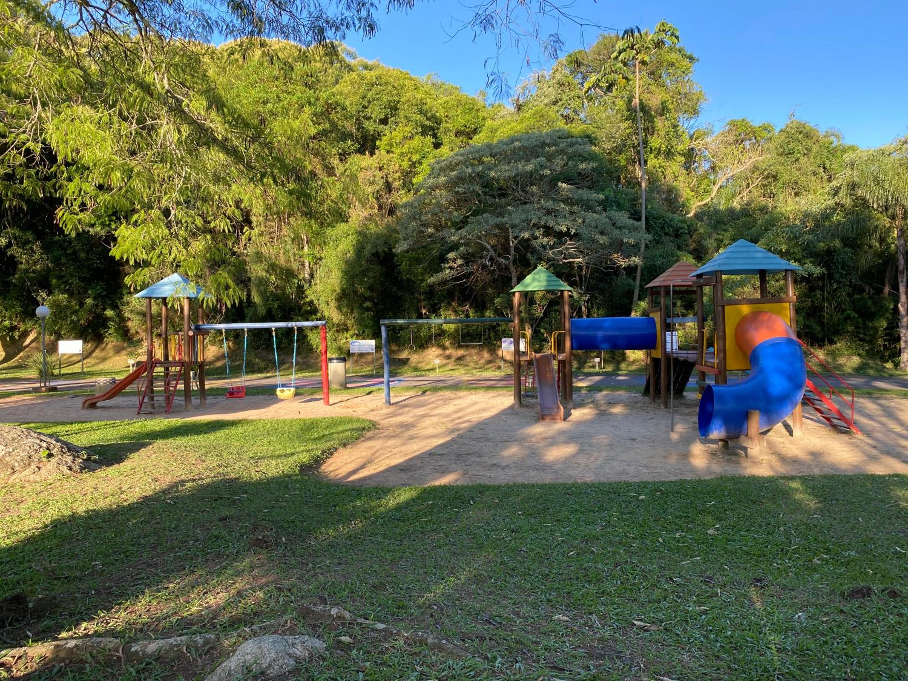 Casa alto padrão em condomínio fechado - São Roque