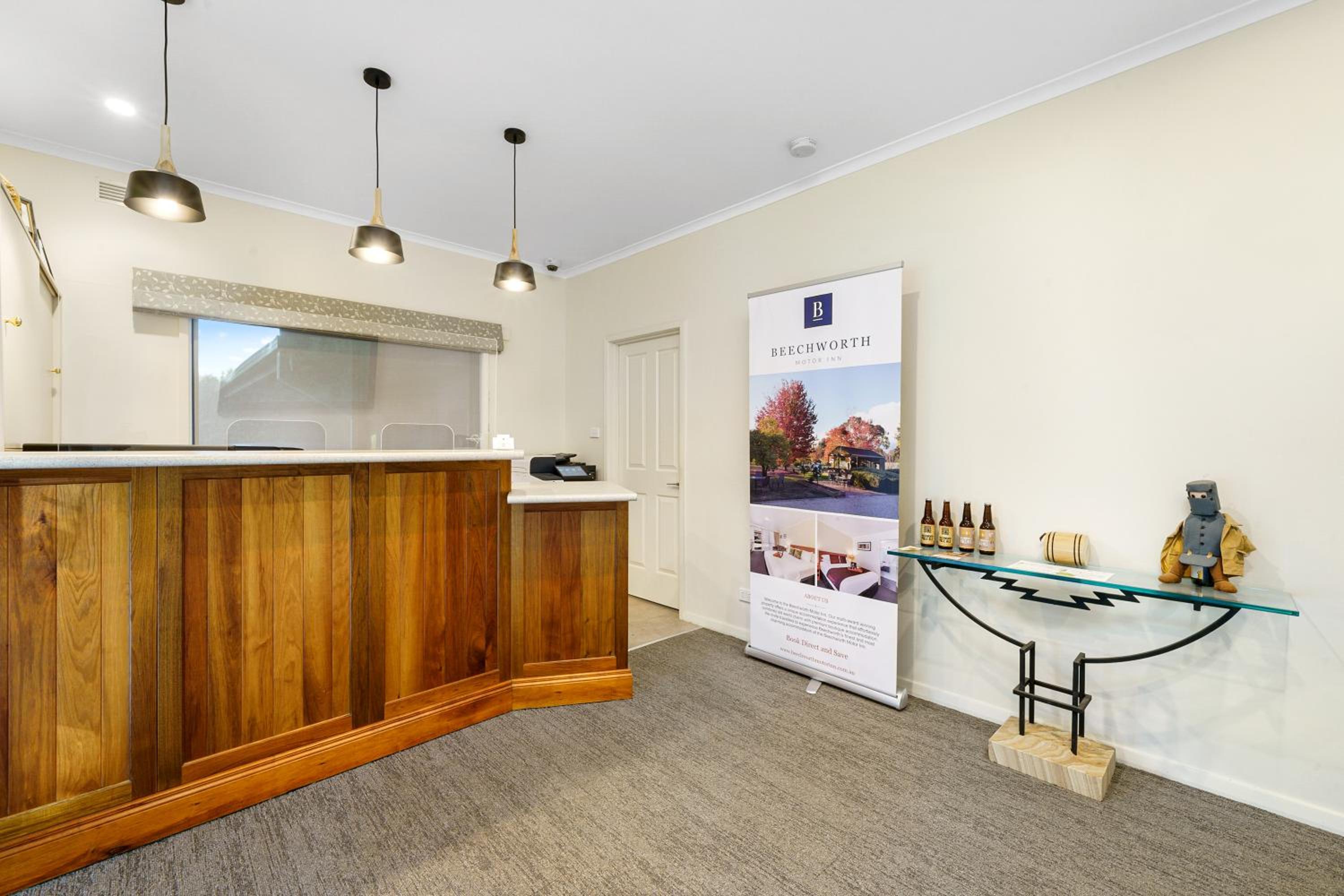 Lobby & Reception