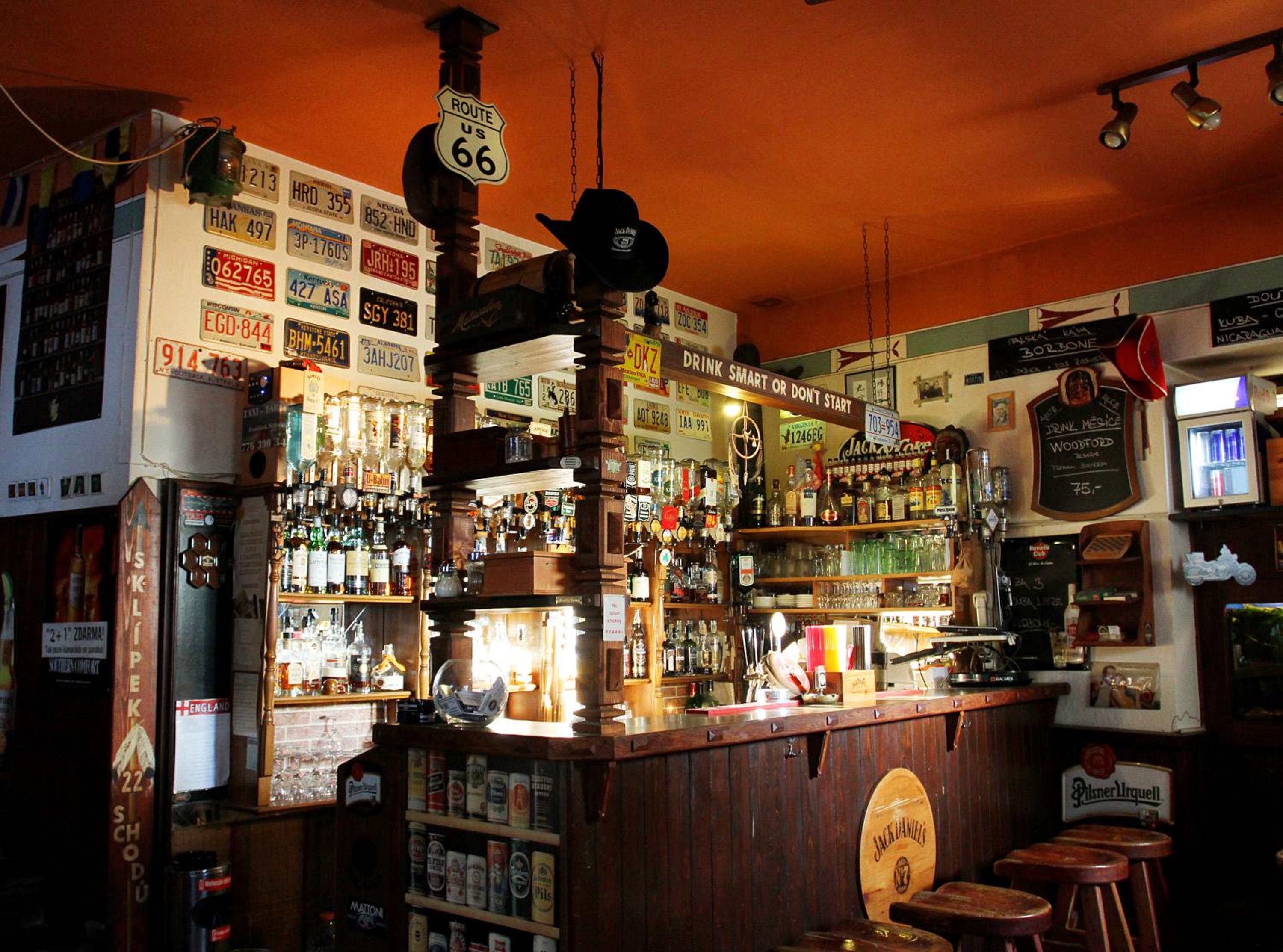 Pension Alfa & Whisky Pub