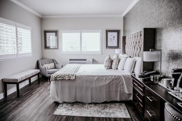 hotel room