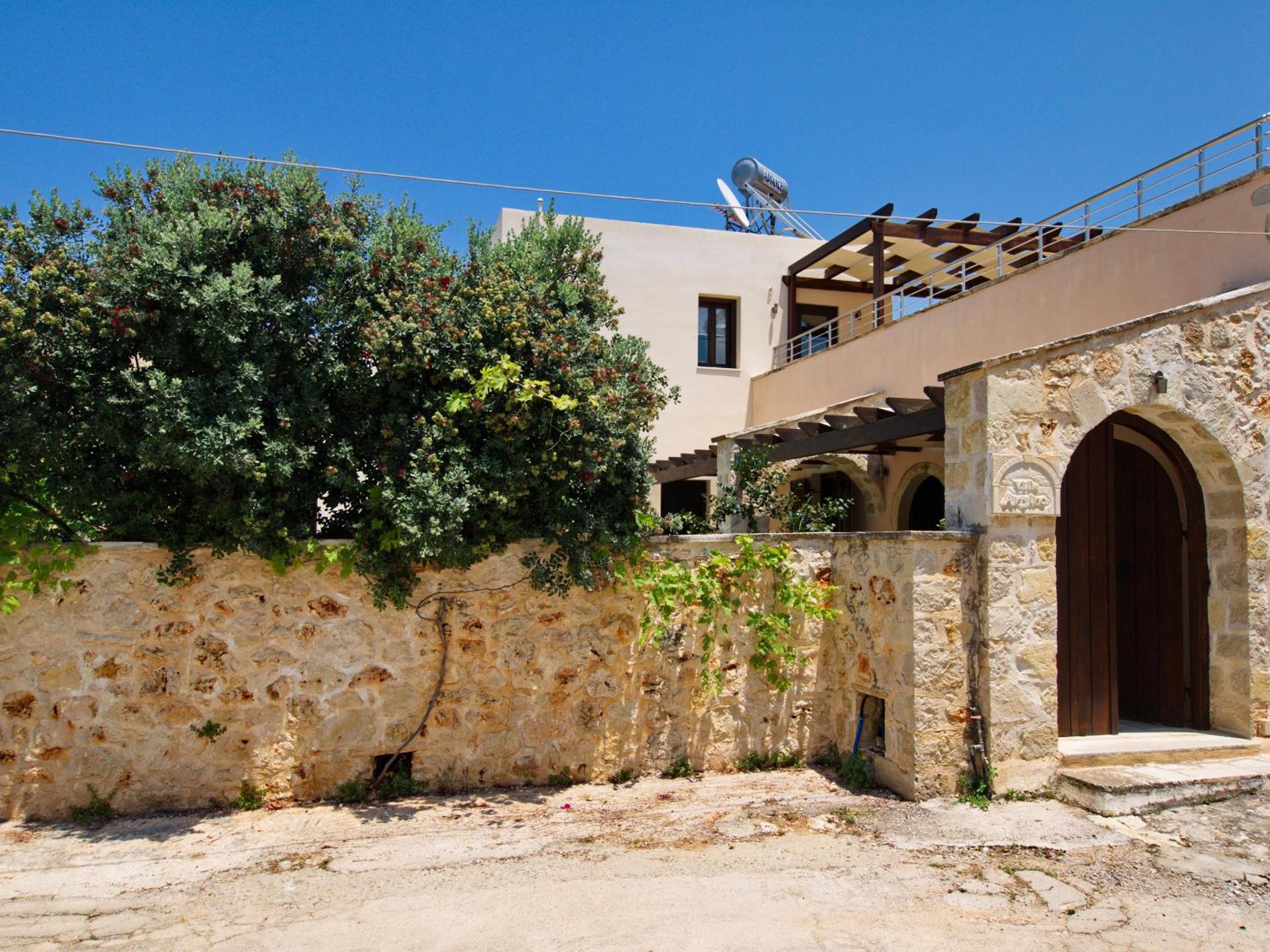 Hotel Villa Argiro Plaka Crete - Image 1