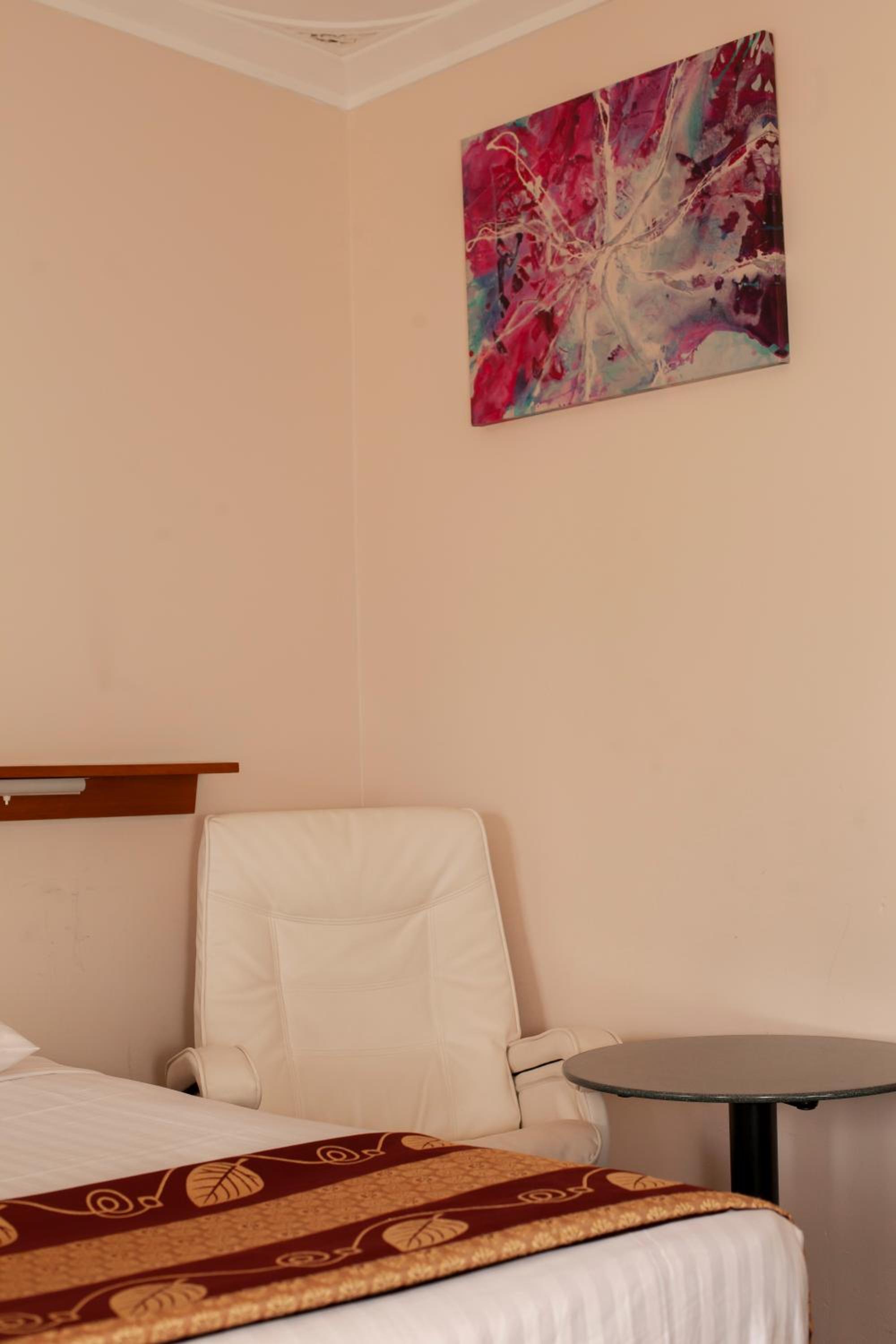 Photo 12