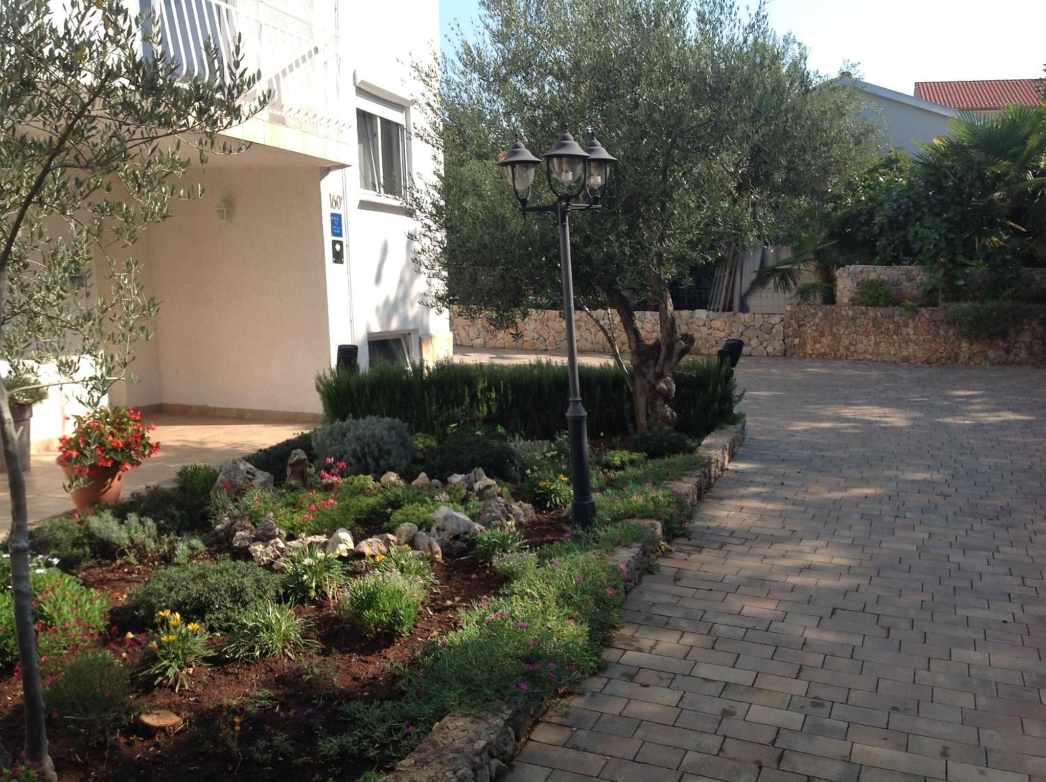 Olive Garden Apartments Krk view 3