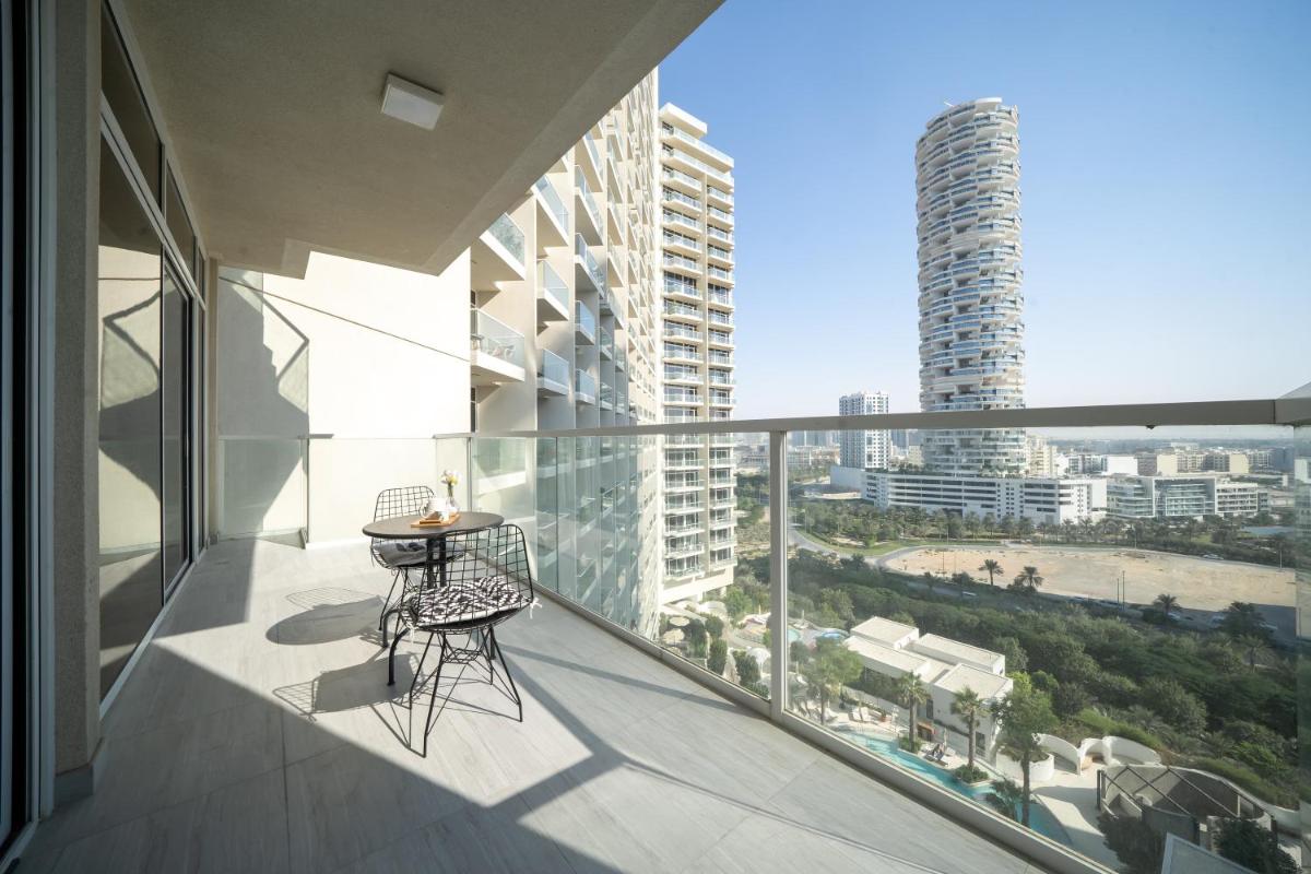 HiGuests - Chic Apartment in JVC with Panoramic City Views