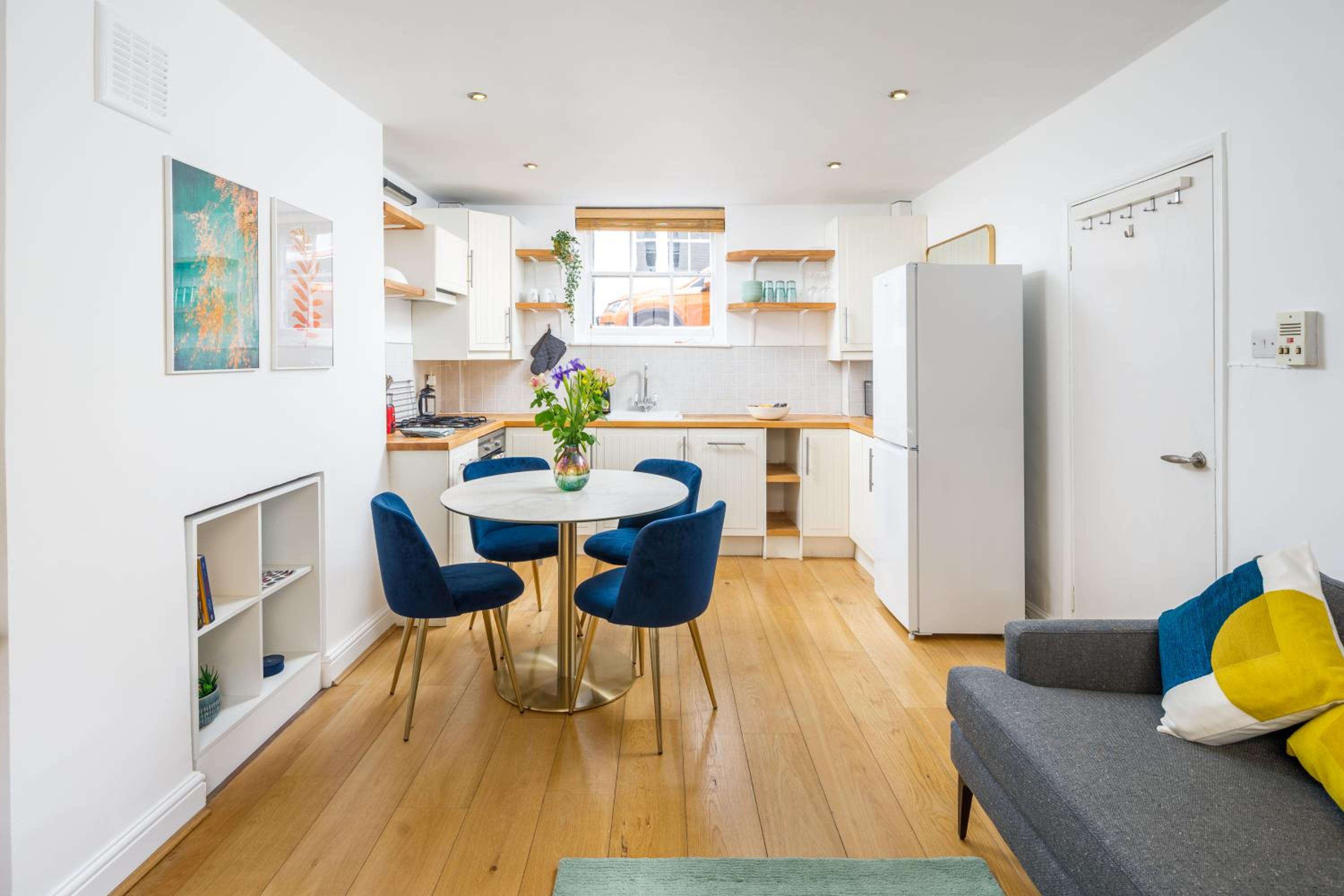 Modern 2BR Flat in Pimlico - 3 min to tube, private patio
