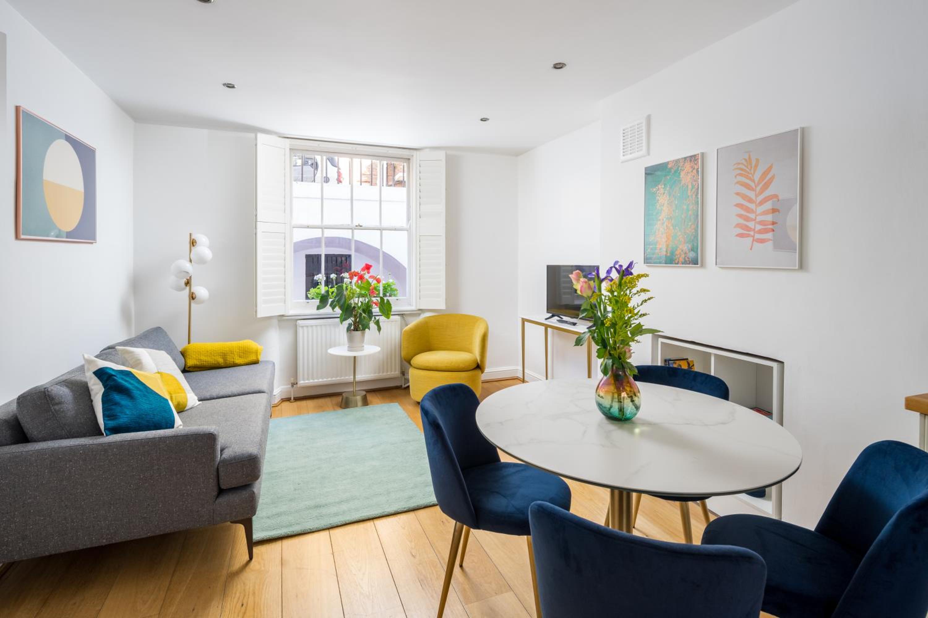 Modern 2BR Flat in Pimlico - 3 min to tube, private patio