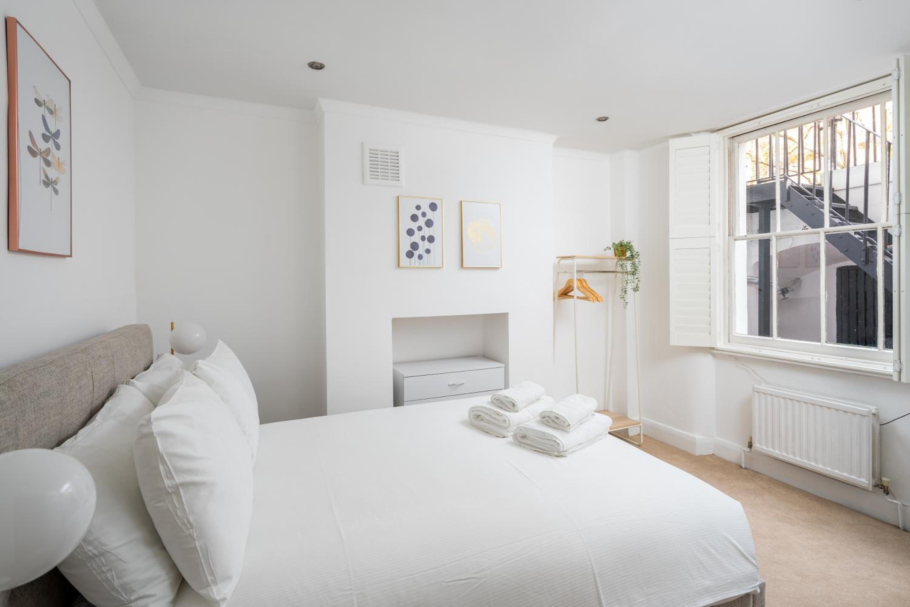 Modern 2BR Flat in Pimlico - 3 min to tube, private patio