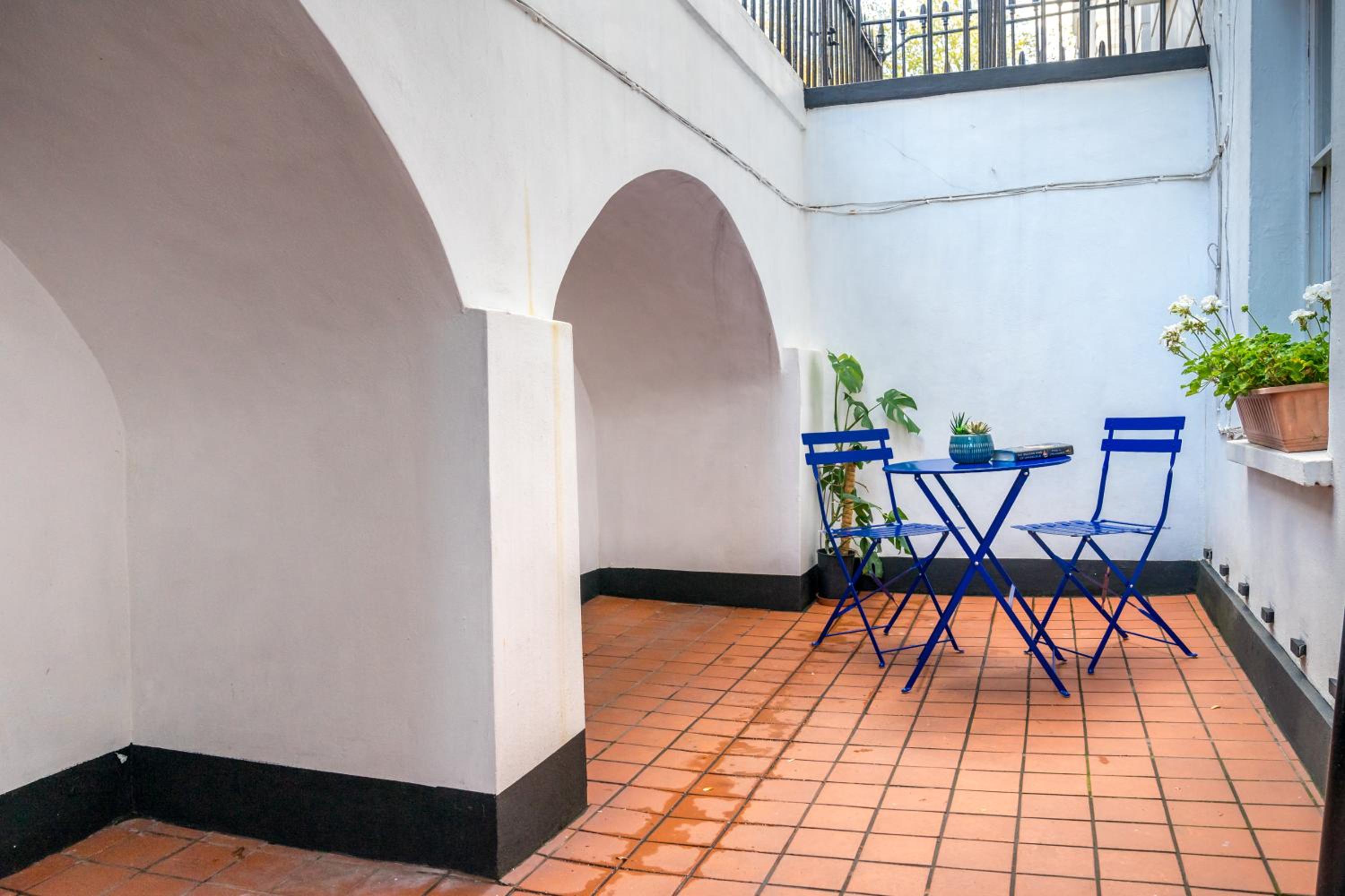 Modern 2BR Flat in Pimlico - 3 min to tube, private patio