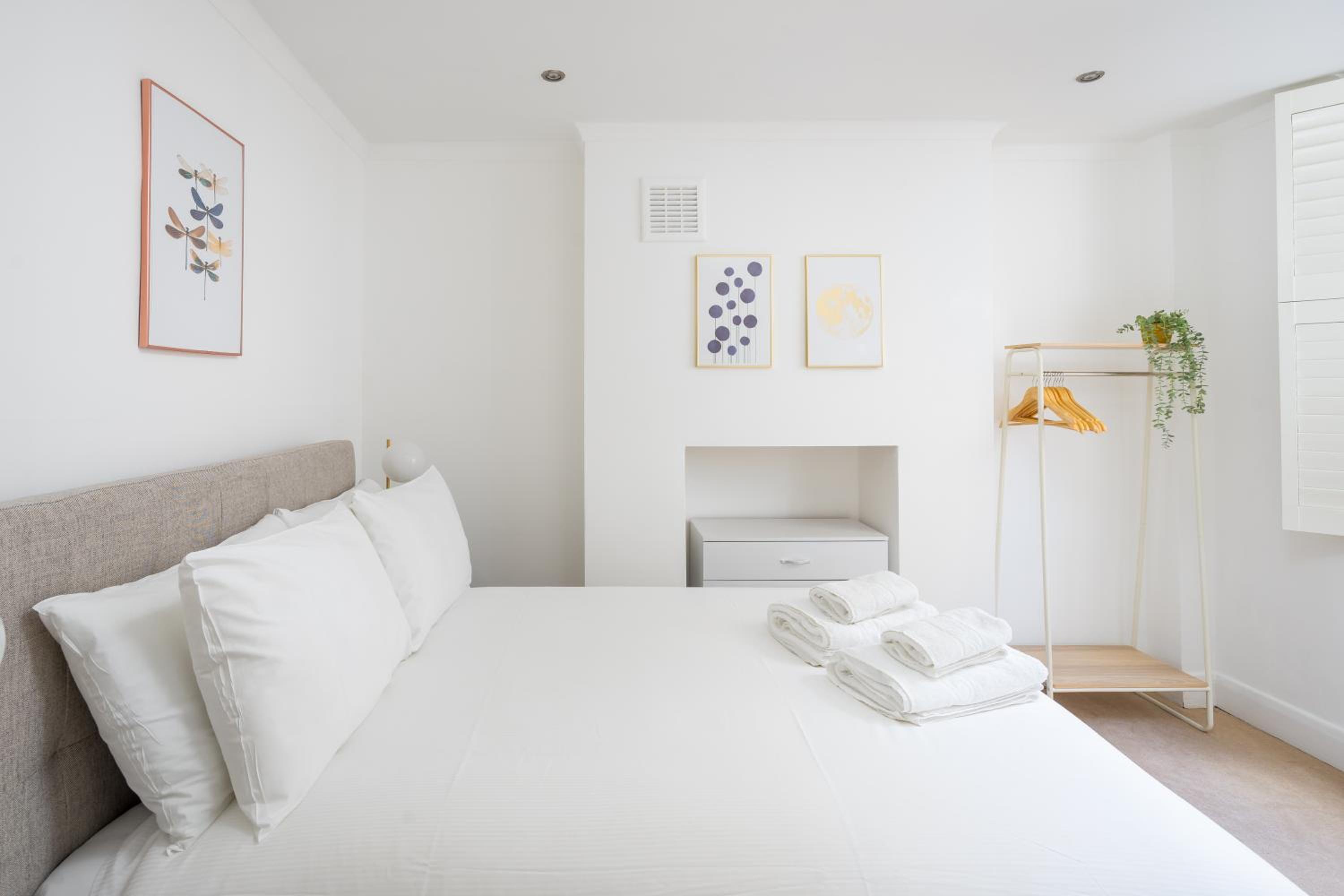 Modern 2BR Flat in Pimlico - 3 min to tube, private patio