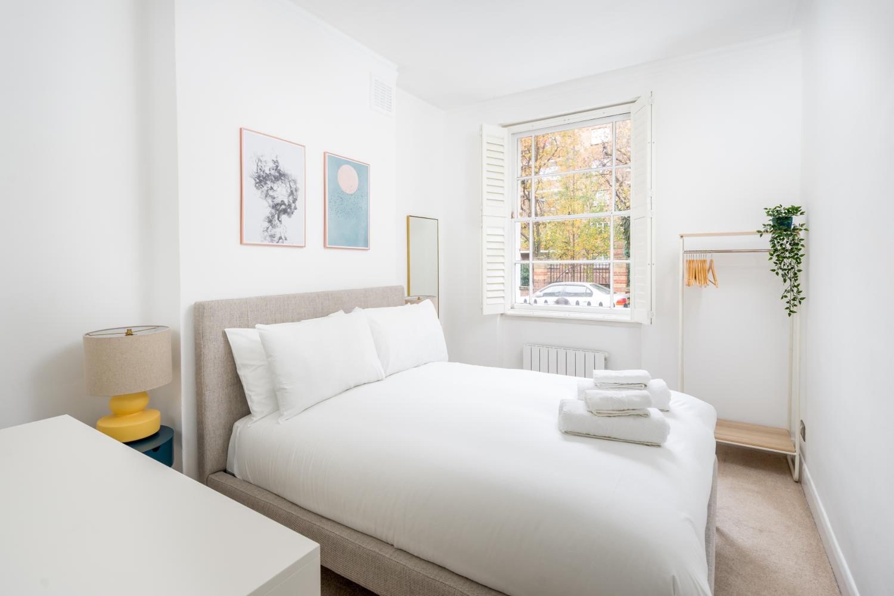 Modern 2BR Flat in Pimlico - 3 min to tube, private patio
