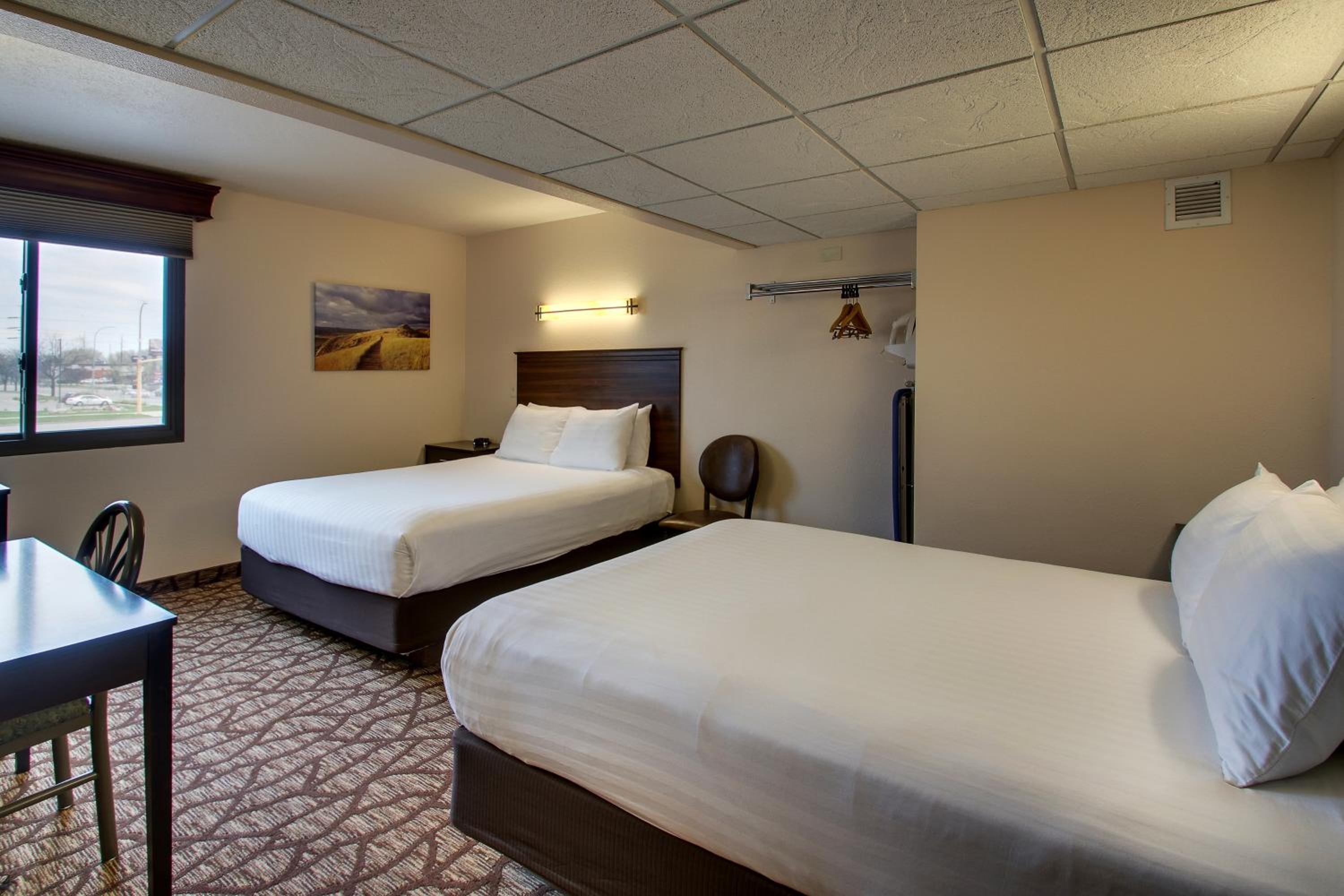 Bismarck Vacations - EverSpring Inn - Property Image 7