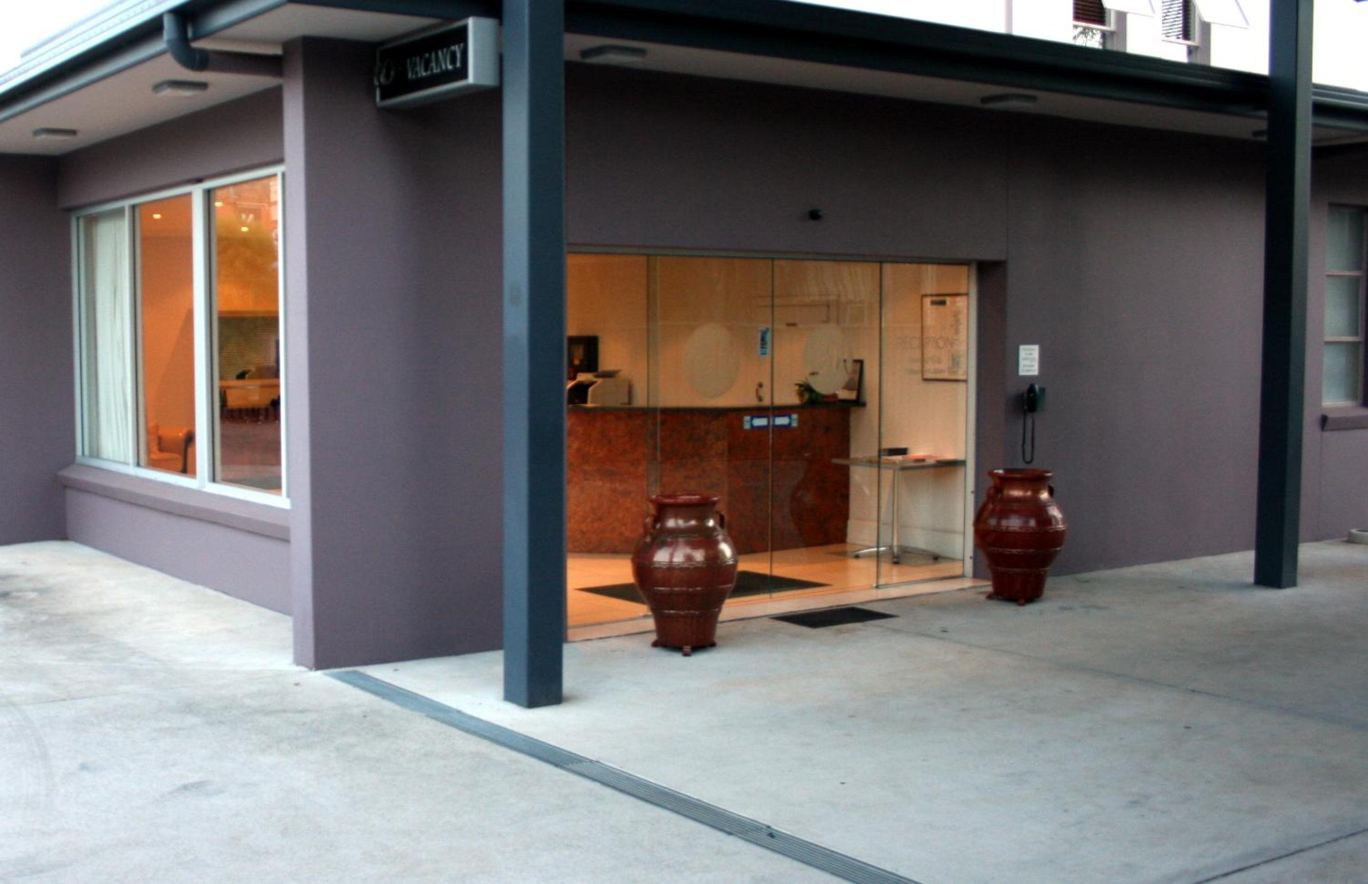 Mackellar Motel