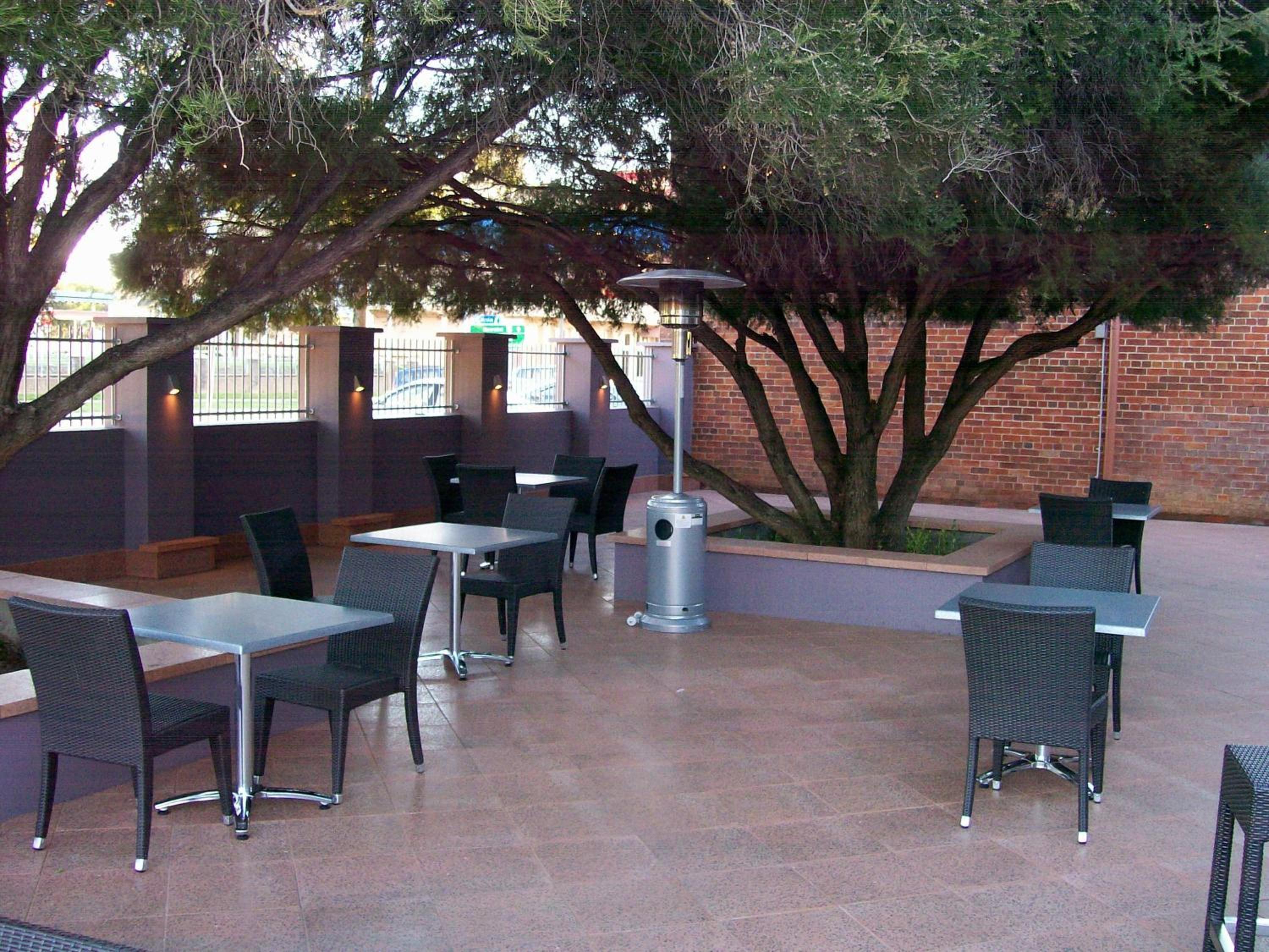 Mackellar Motel