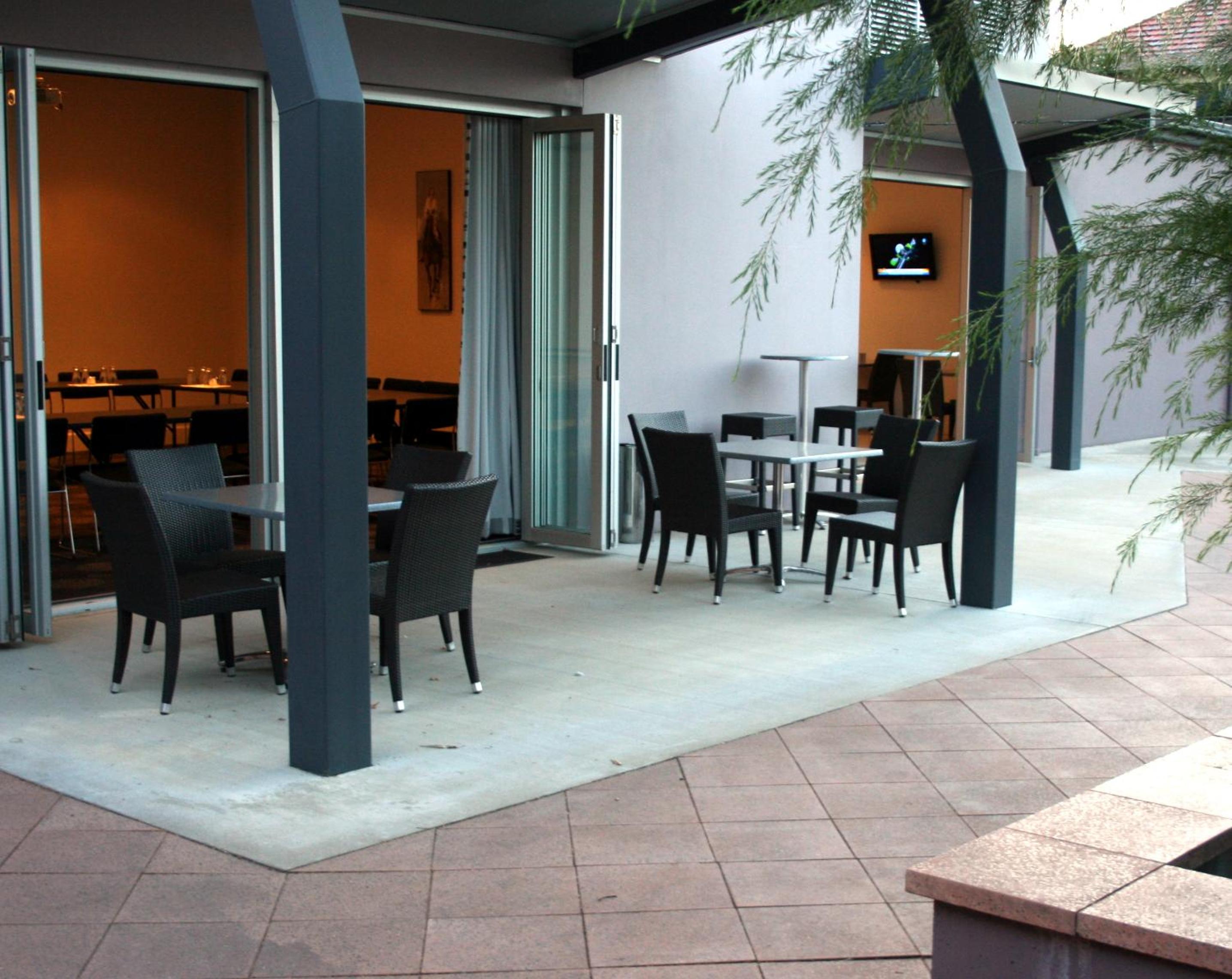 Mackellar Motel