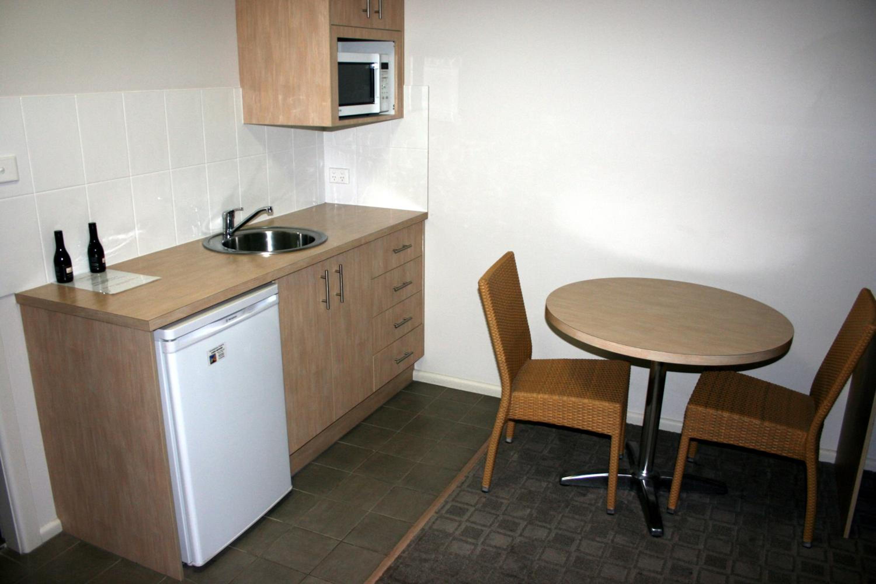 Mackellar Motel