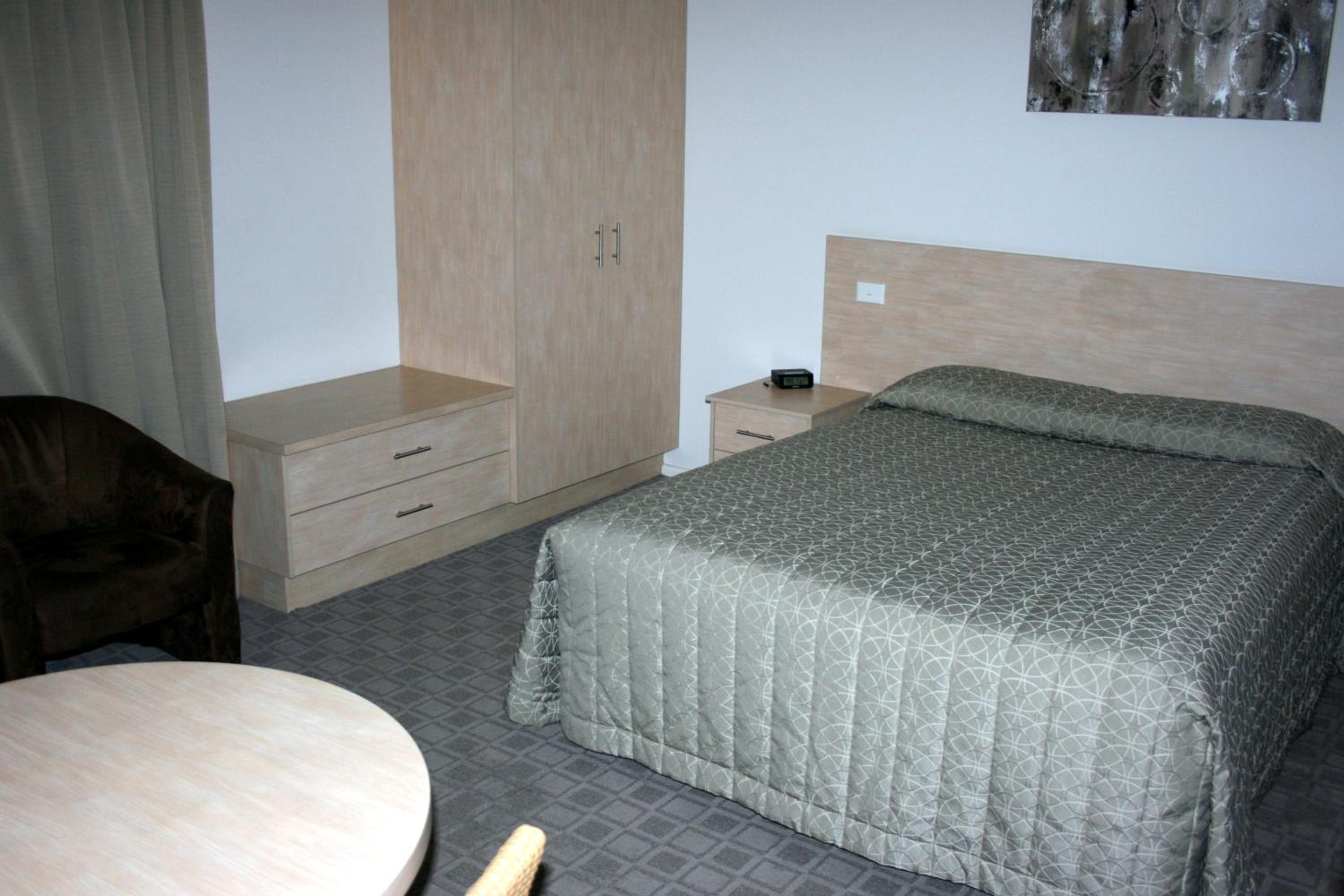 Mackellar Motel