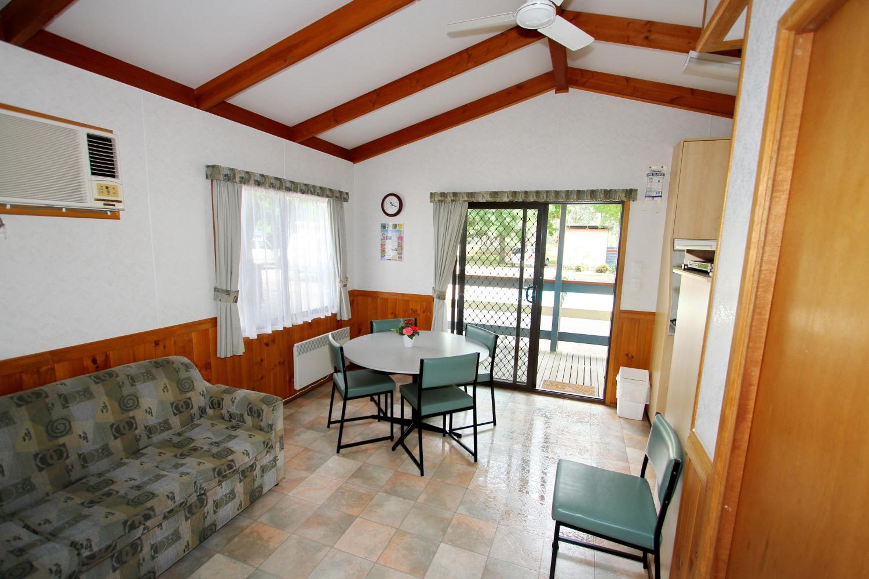 Wangaratta Caravan Park view 5