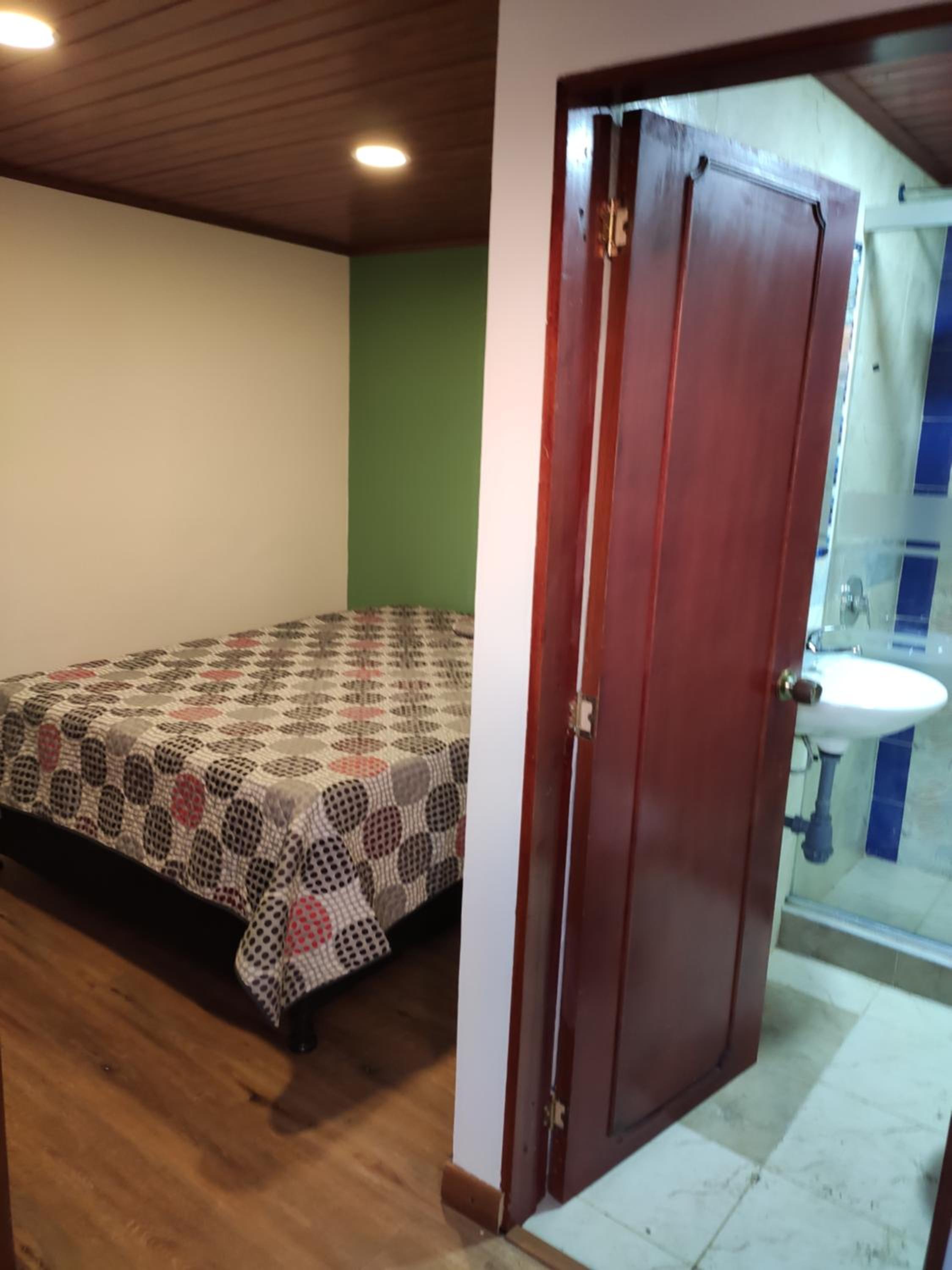 acogedor Hostal usaquen la parada del tren