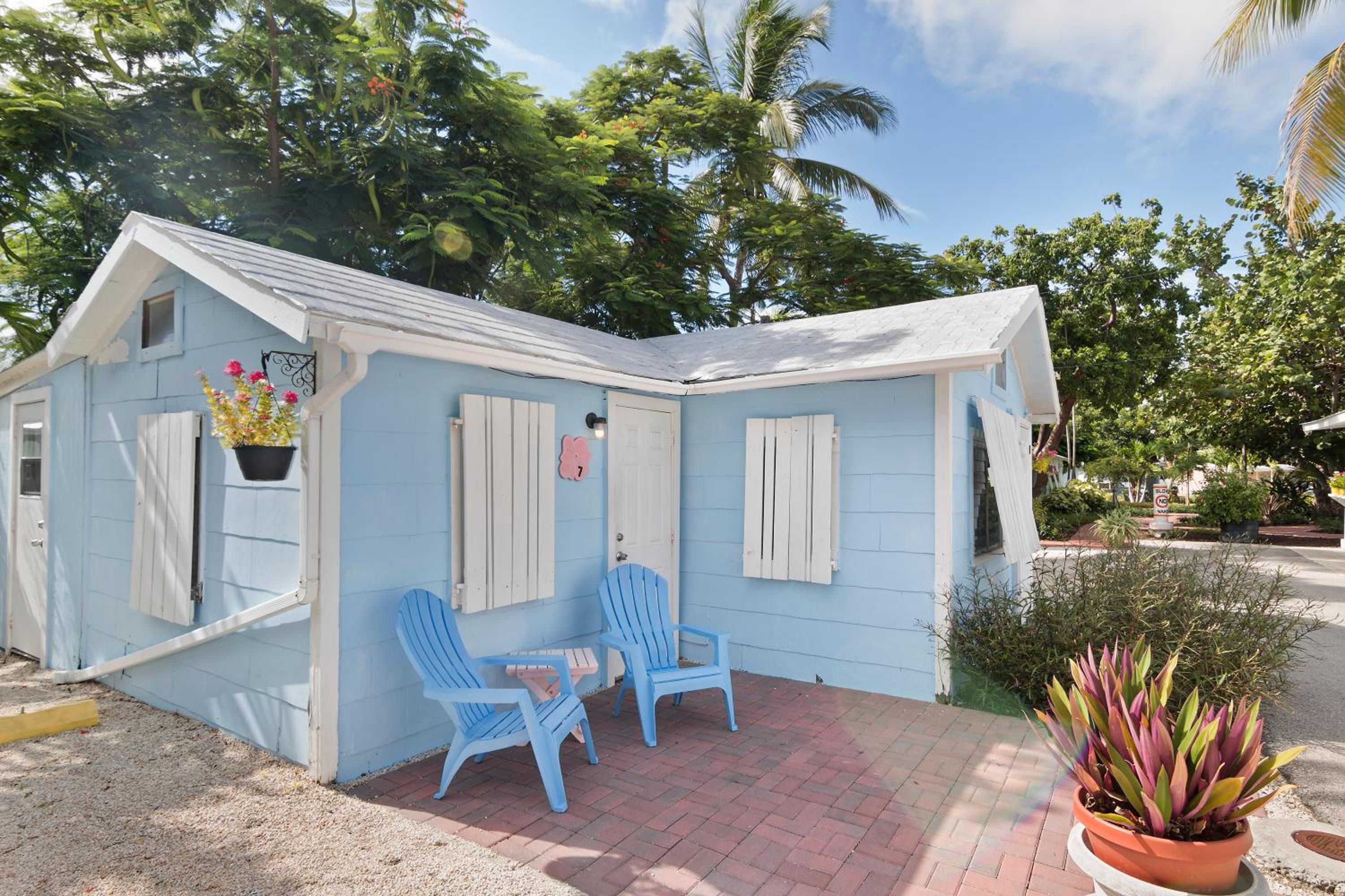 Tropical Cottages