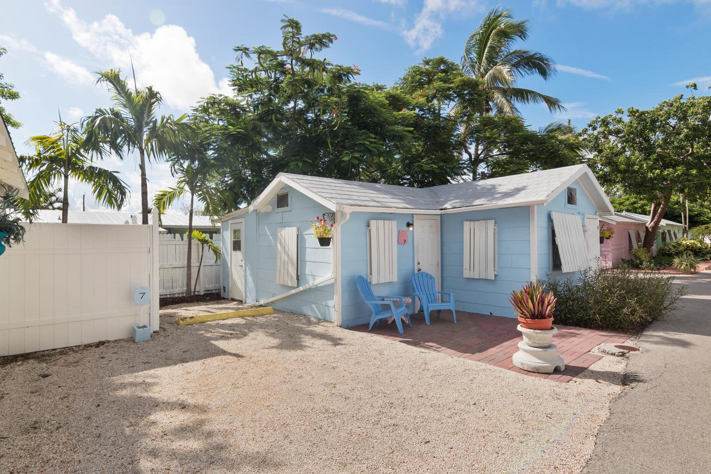 Tropical Cottages