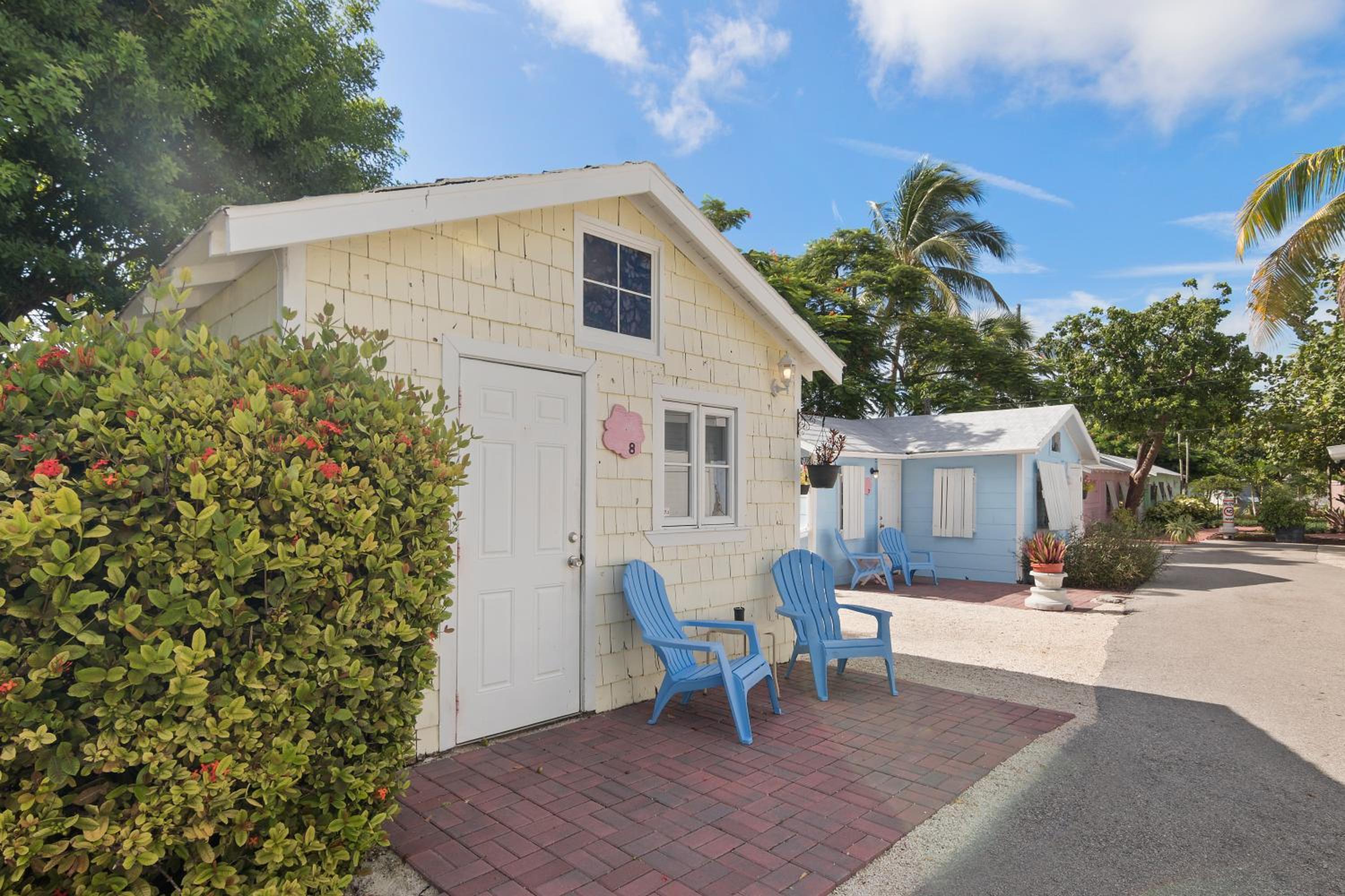 Tropical Cottages