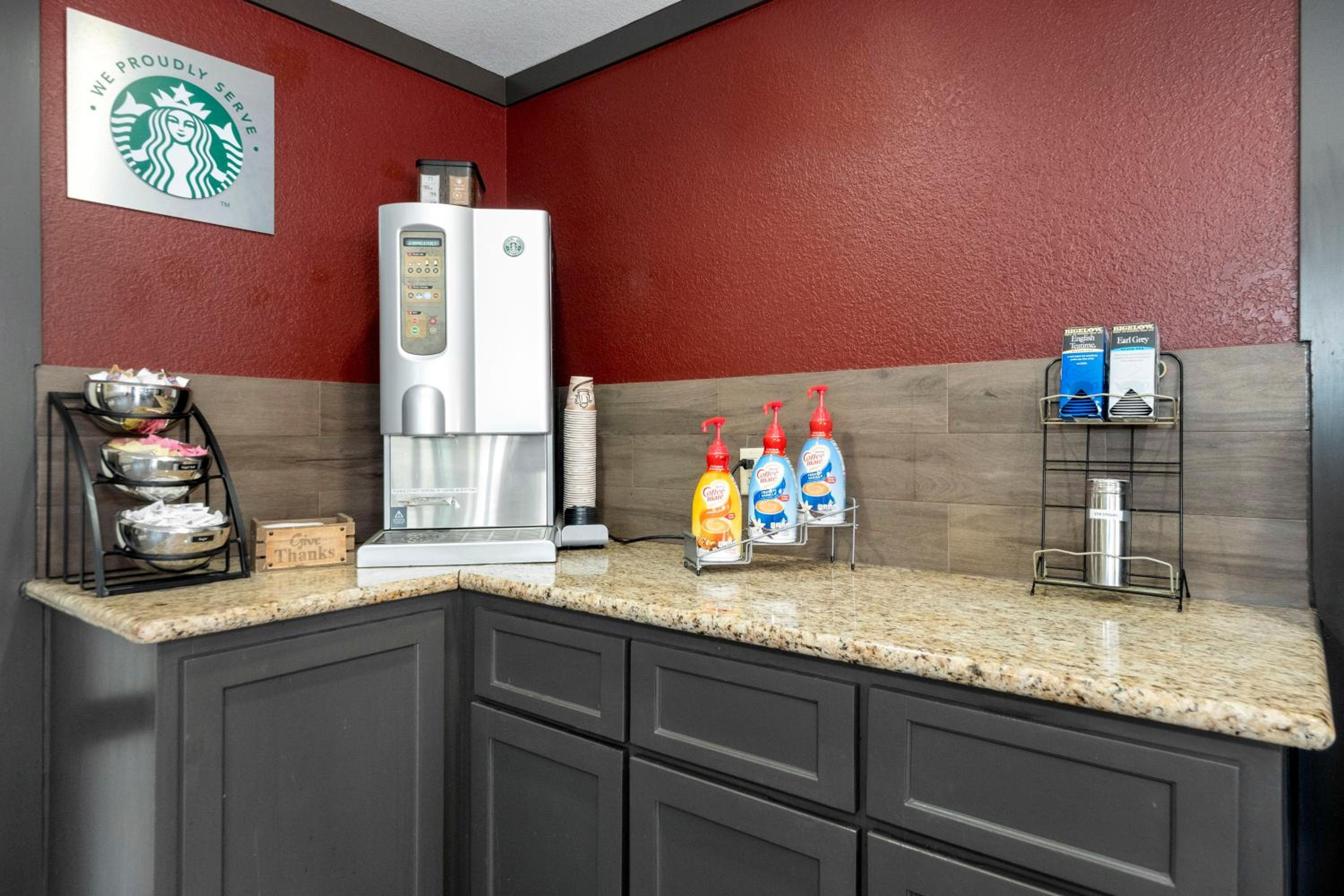 Huntsville Vacations - Red Roof Inn PLUS Huntsville - Property Image 8