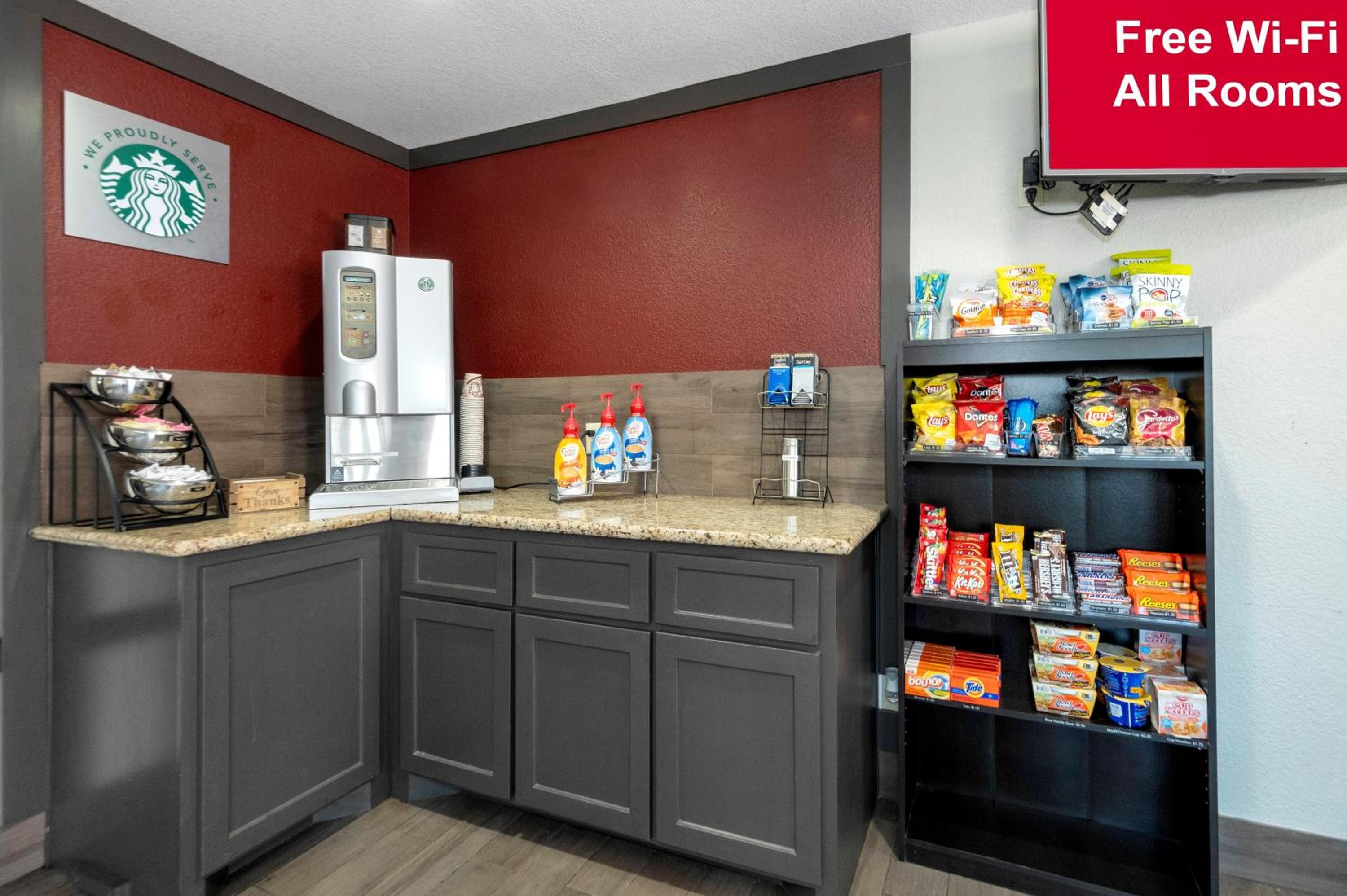Huntsville Vacations - Red Roof Inn PLUS Huntsville - Property Image 7
