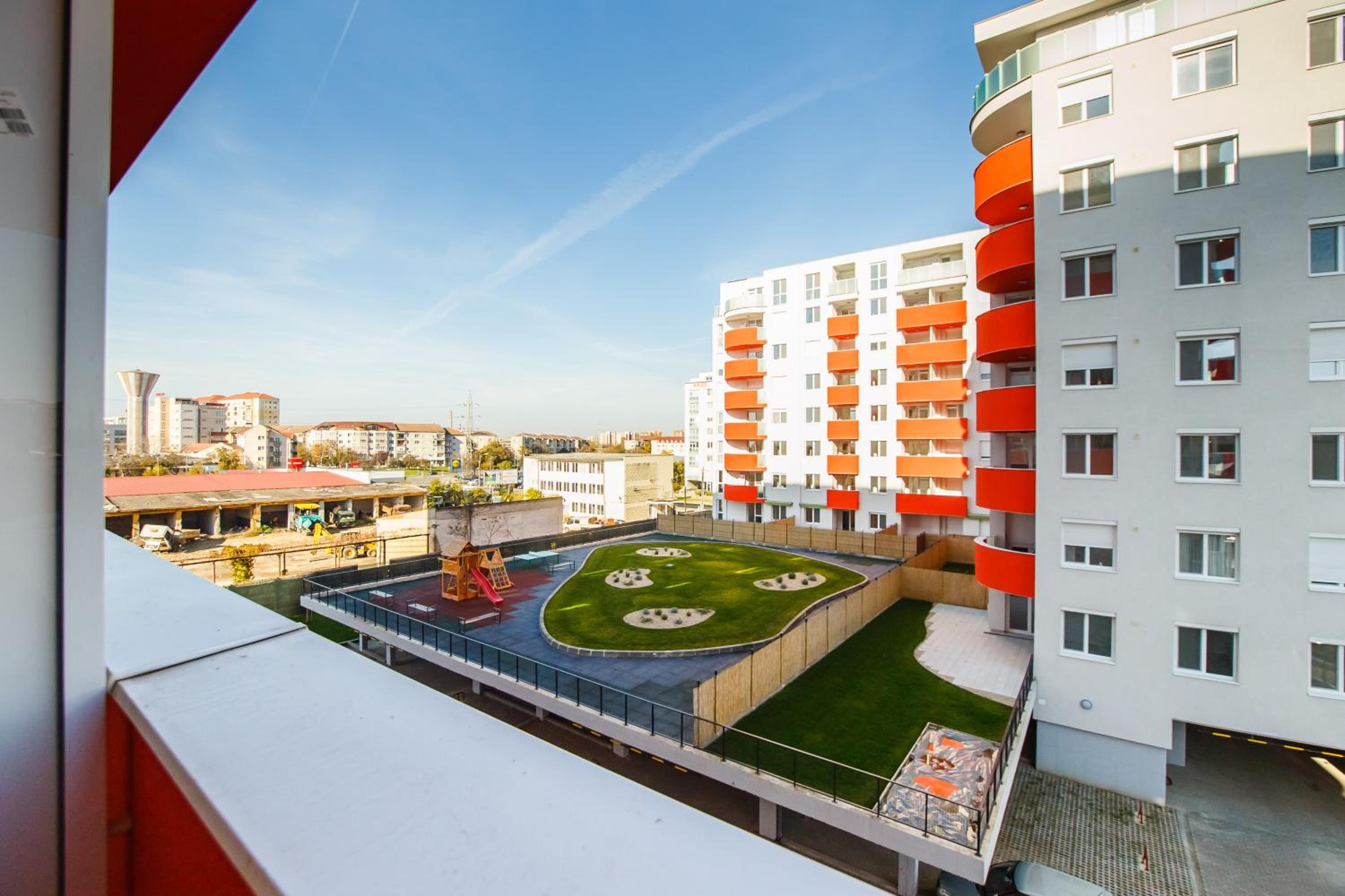 Vivid Colors near City Center view 5
