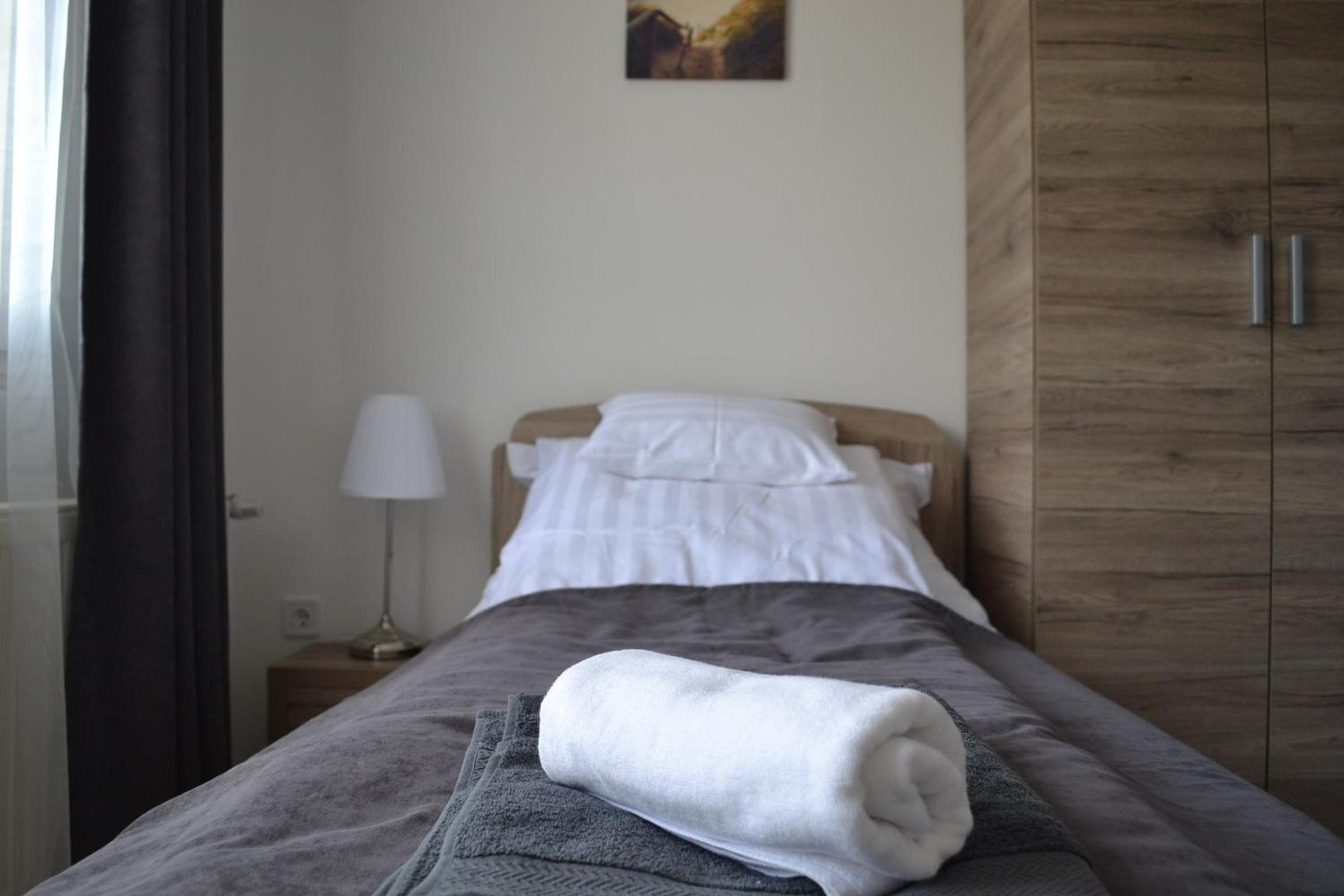 Főnix Design Rooms view 2