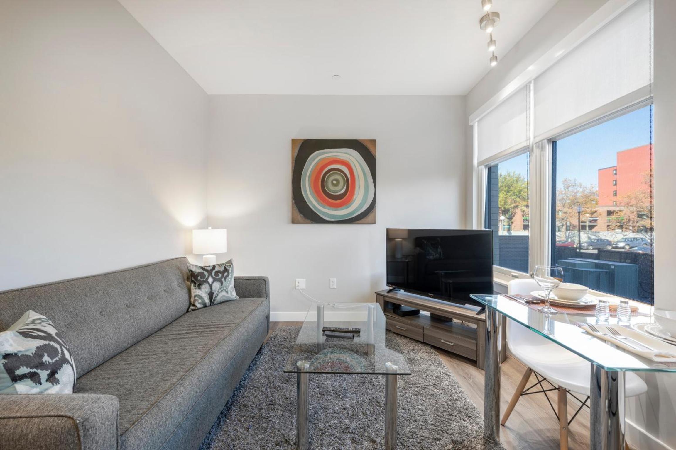 Global Luxury Suites East Boston