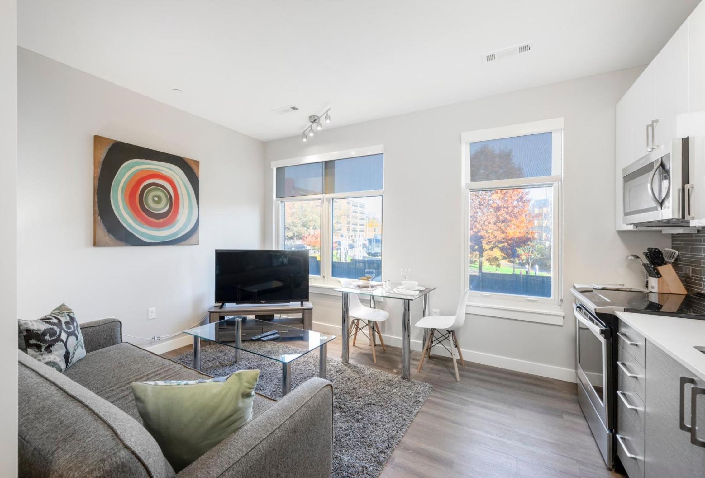 Global Luxury Suites East Boston