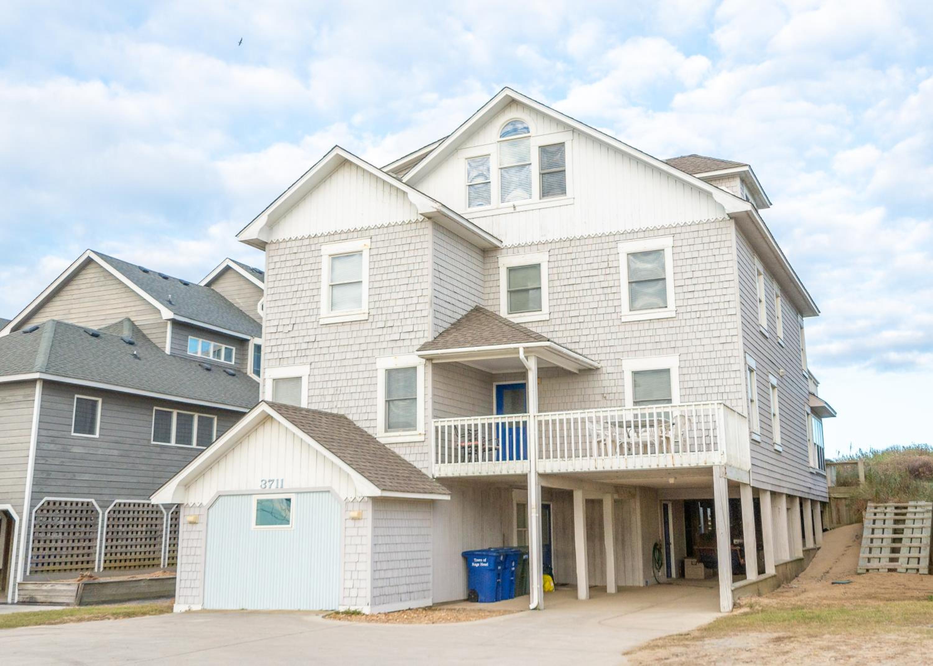 Fly Boys - Nags Head MP 12.5, Oceanfront, Ocean View, Elevator, Pool Table, Hot Tub, YR Flex in Nags Head, US
