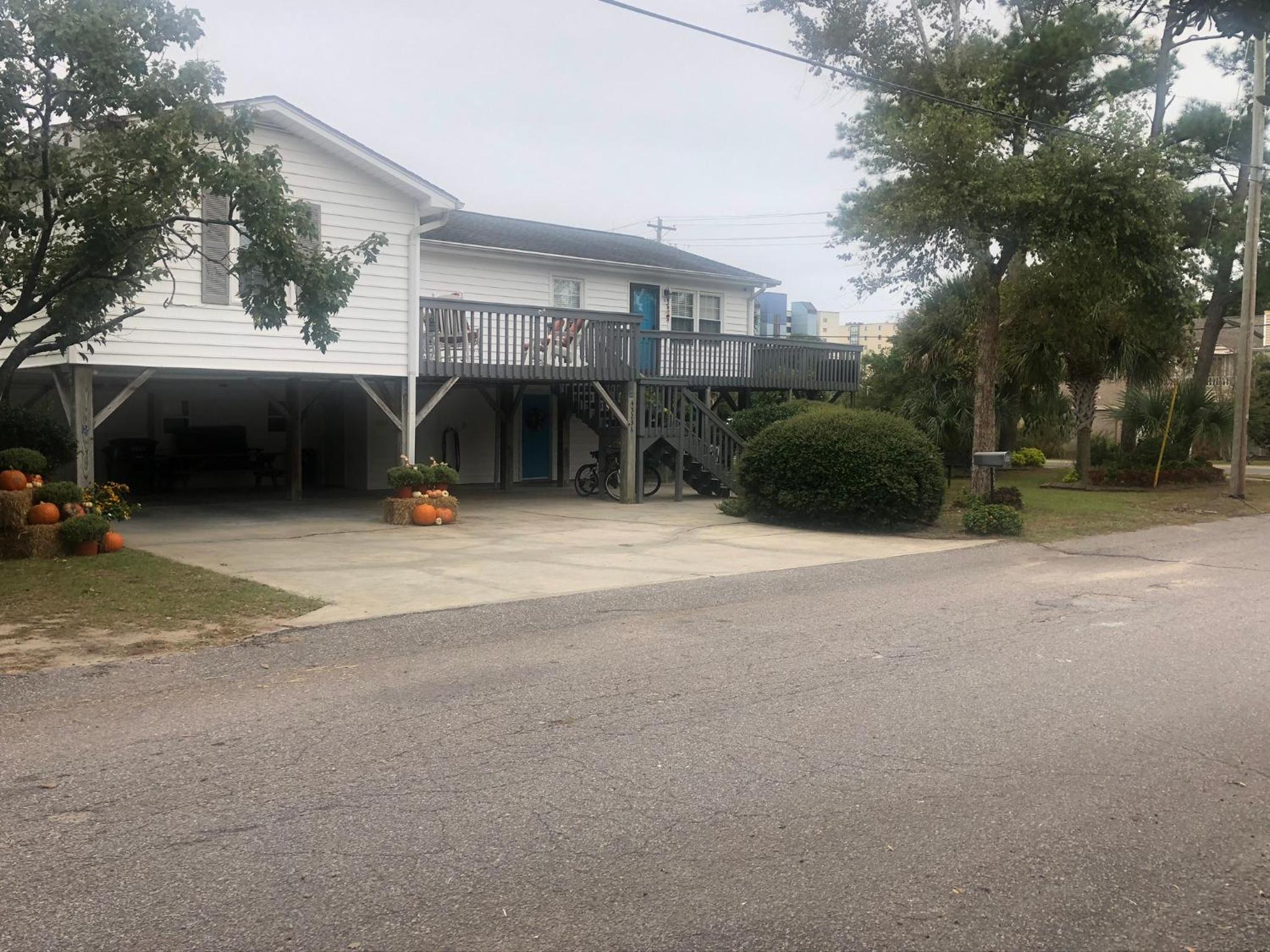 Hotel Beach Breeze 3, pet friendly, walking distance to Atlantic Ocean free parking - Image 1