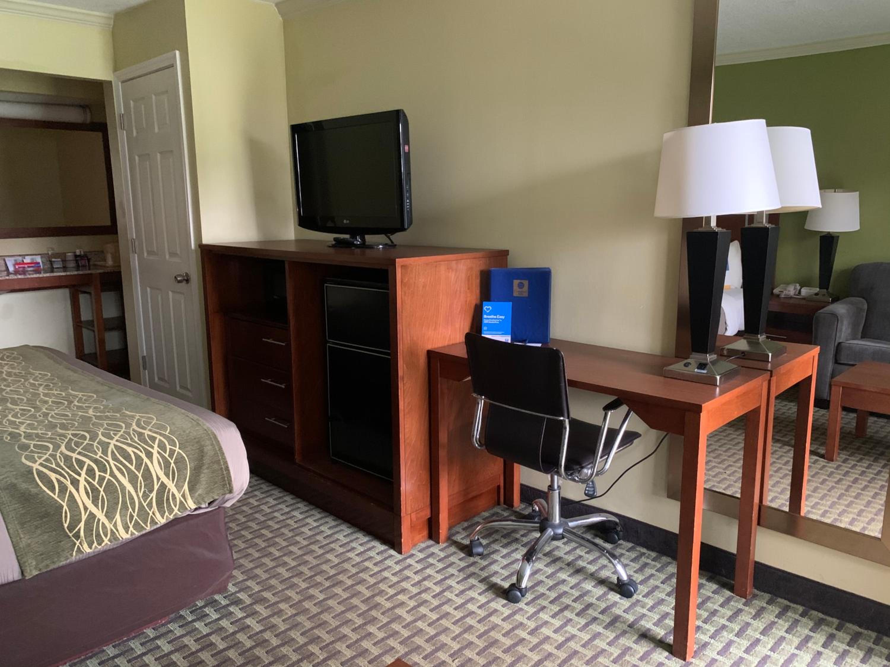 Days Inn by Wyndham Austintown