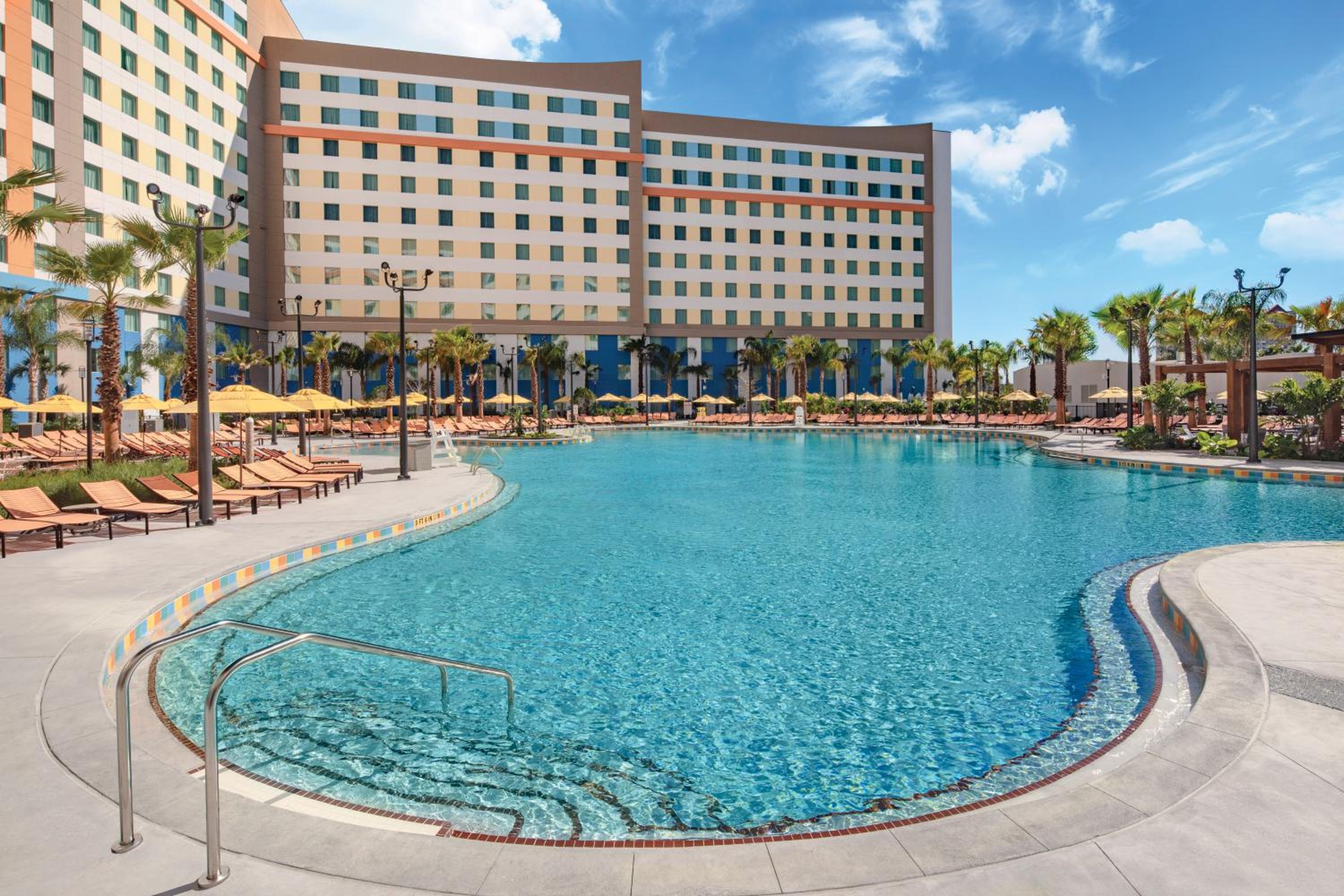 Universal Endless Summer Resort - Dockside Inn and Suites 13