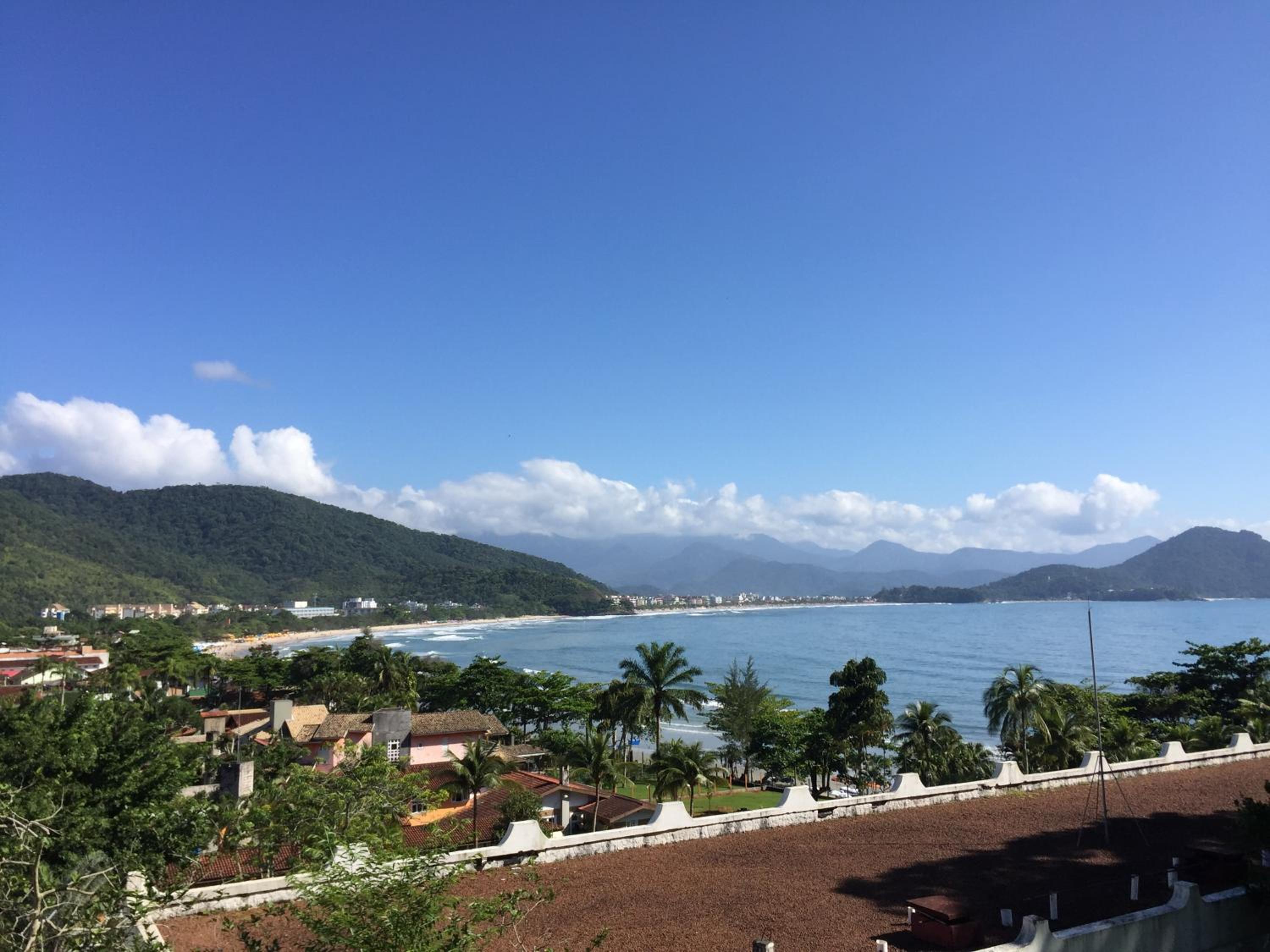 Apartamento Ubatuba Vista para o mar e pé na areia - Praia das Toninhas